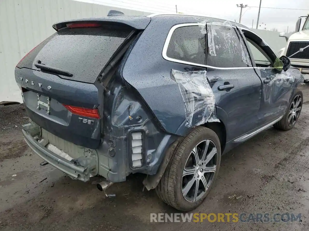 3 Photograph of a damaged car YV4102RLXL1513085 VOLVO XC60 2020