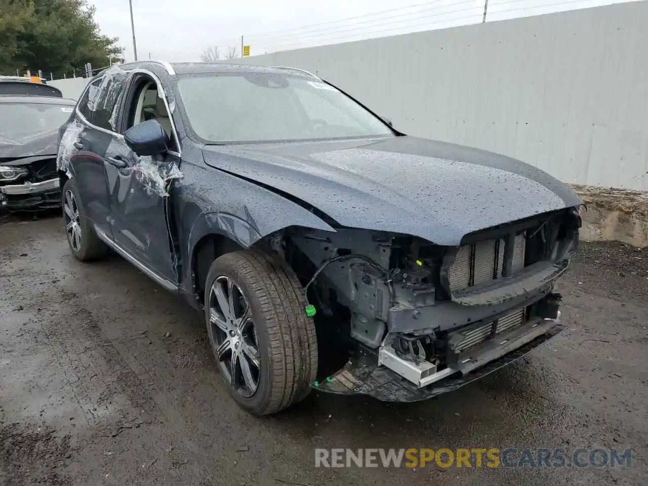 4 Photograph of a damaged car YV4102RLXL1513085 VOLVO XC60 2020