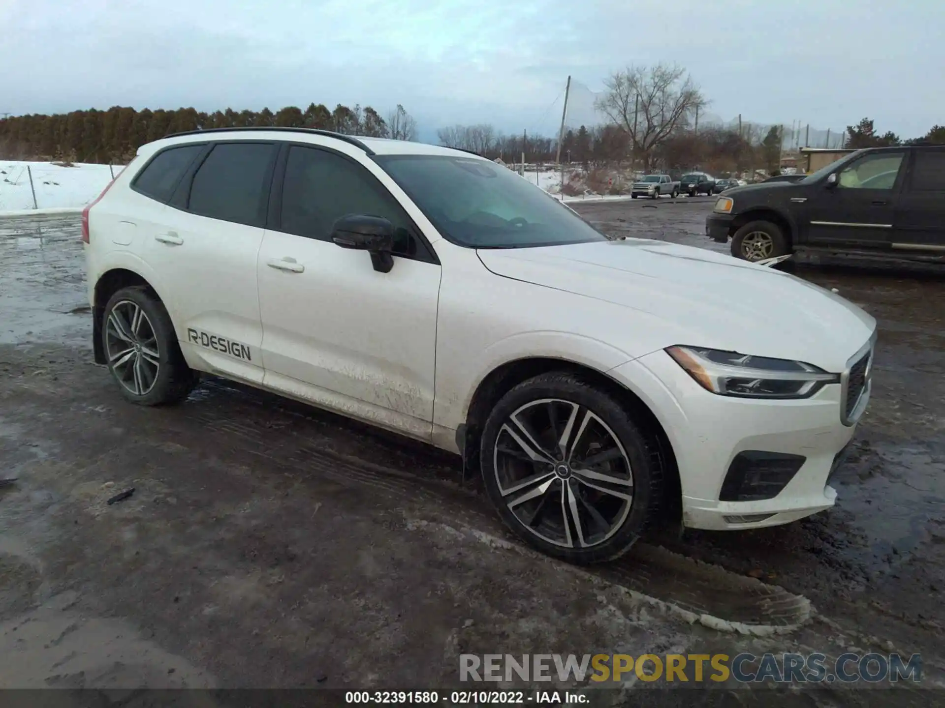 1 Photograph of a damaged car YV4102RM1L1566959 VOLVO XC60 2020