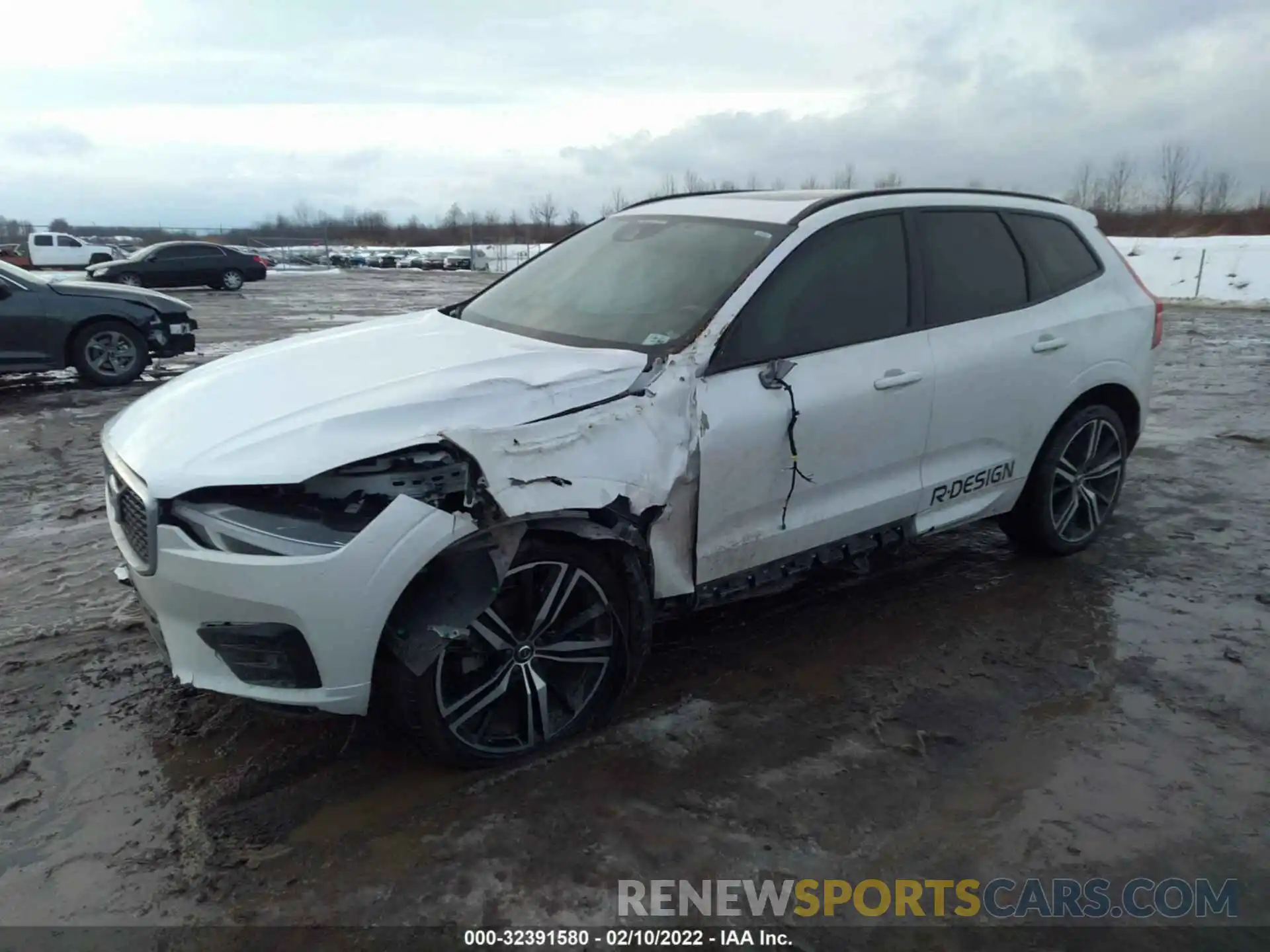 2 Photograph of a damaged car YV4102RM1L1566959 VOLVO XC60 2020