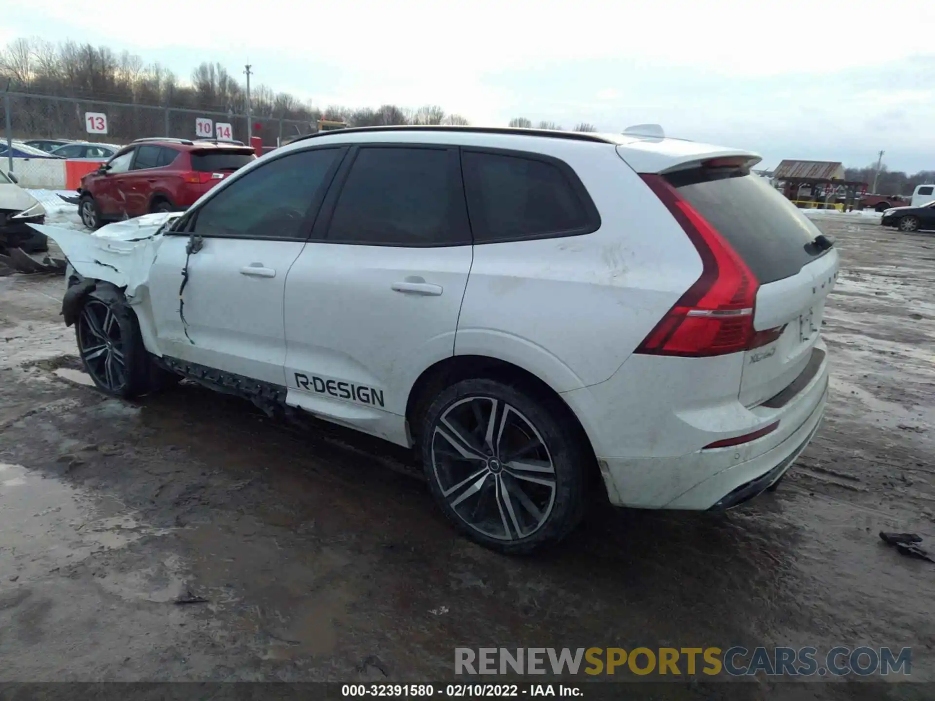 3 Photograph of a damaged car YV4102RM1L1566959 VOLVO XC60 2020