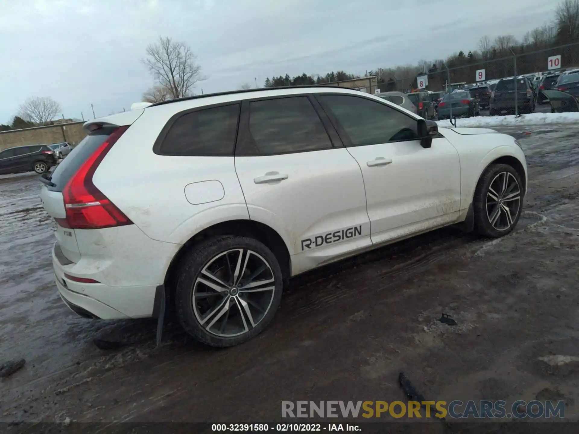 4 Photograph of a damaged car YV4102RM1L1566959 VOLVO XC60 2020