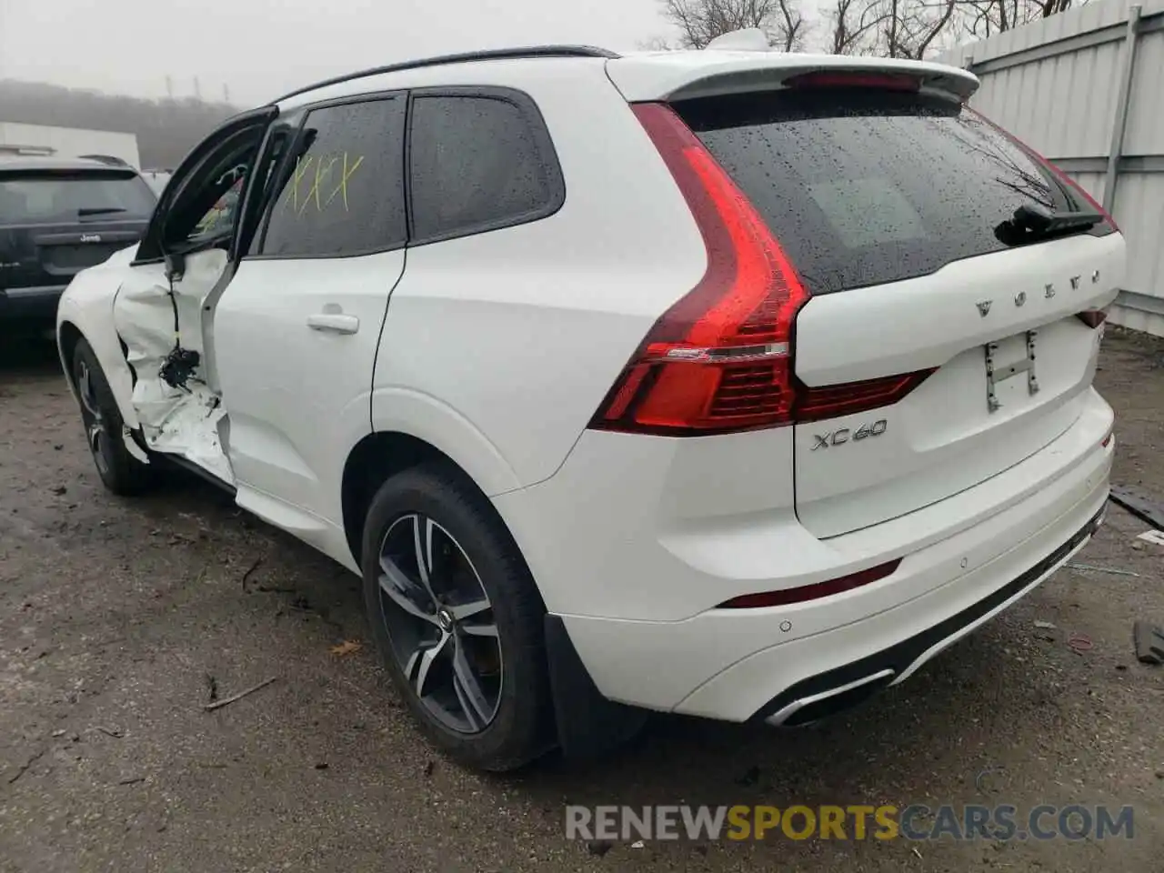 3 Photograph of a damaged car YV4102RM5L1417681 VOLVO XC60 2020