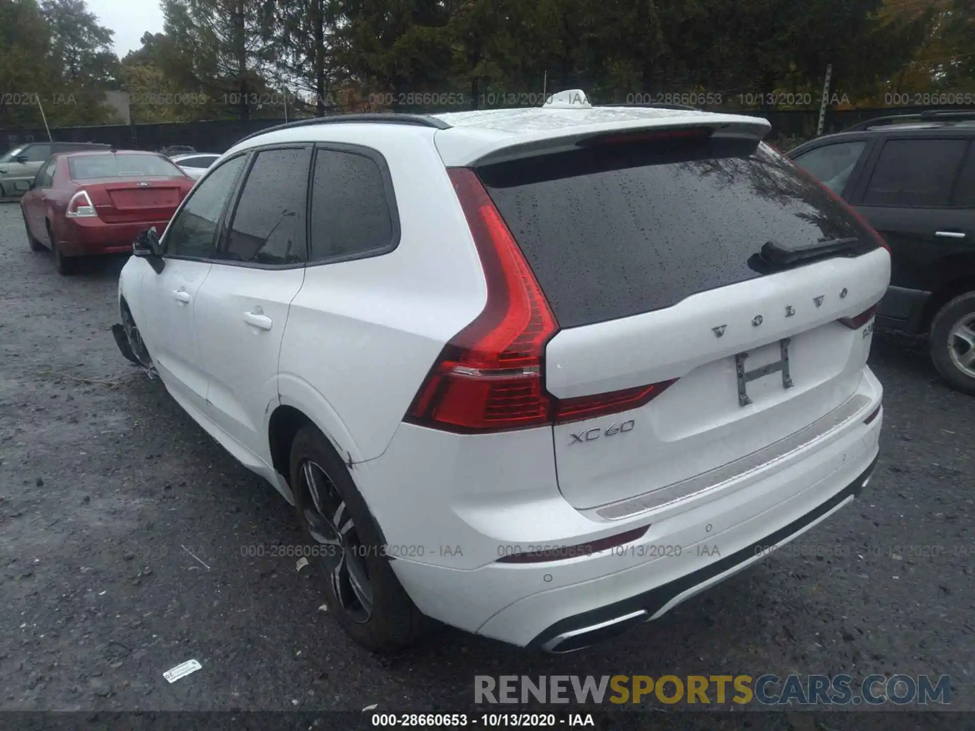 3 Photograph of a damaged car YV4102RM5L1526562 VOLVO XC60 2020