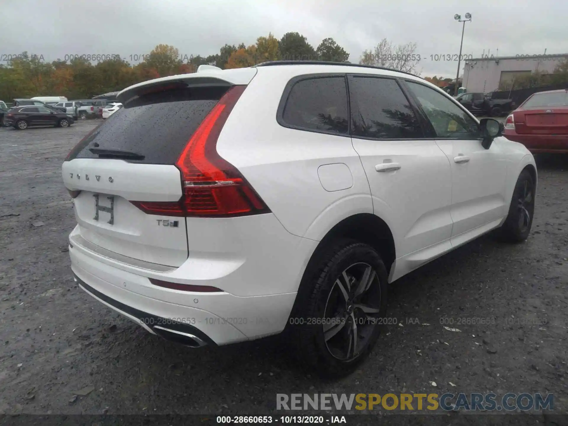 4 Photograph of a damaged car YV4102RM5L1526562 VOLVO XC60 2020