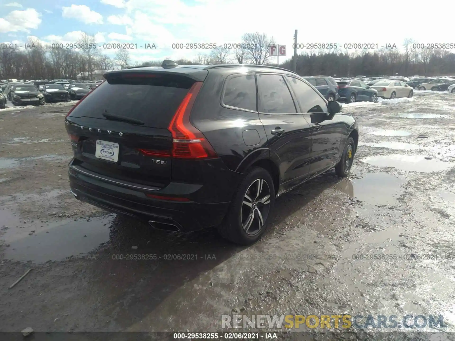 4 Фотография поврежденного автомобиля YV4102RM6L1418015 VOLVO XC60 2020