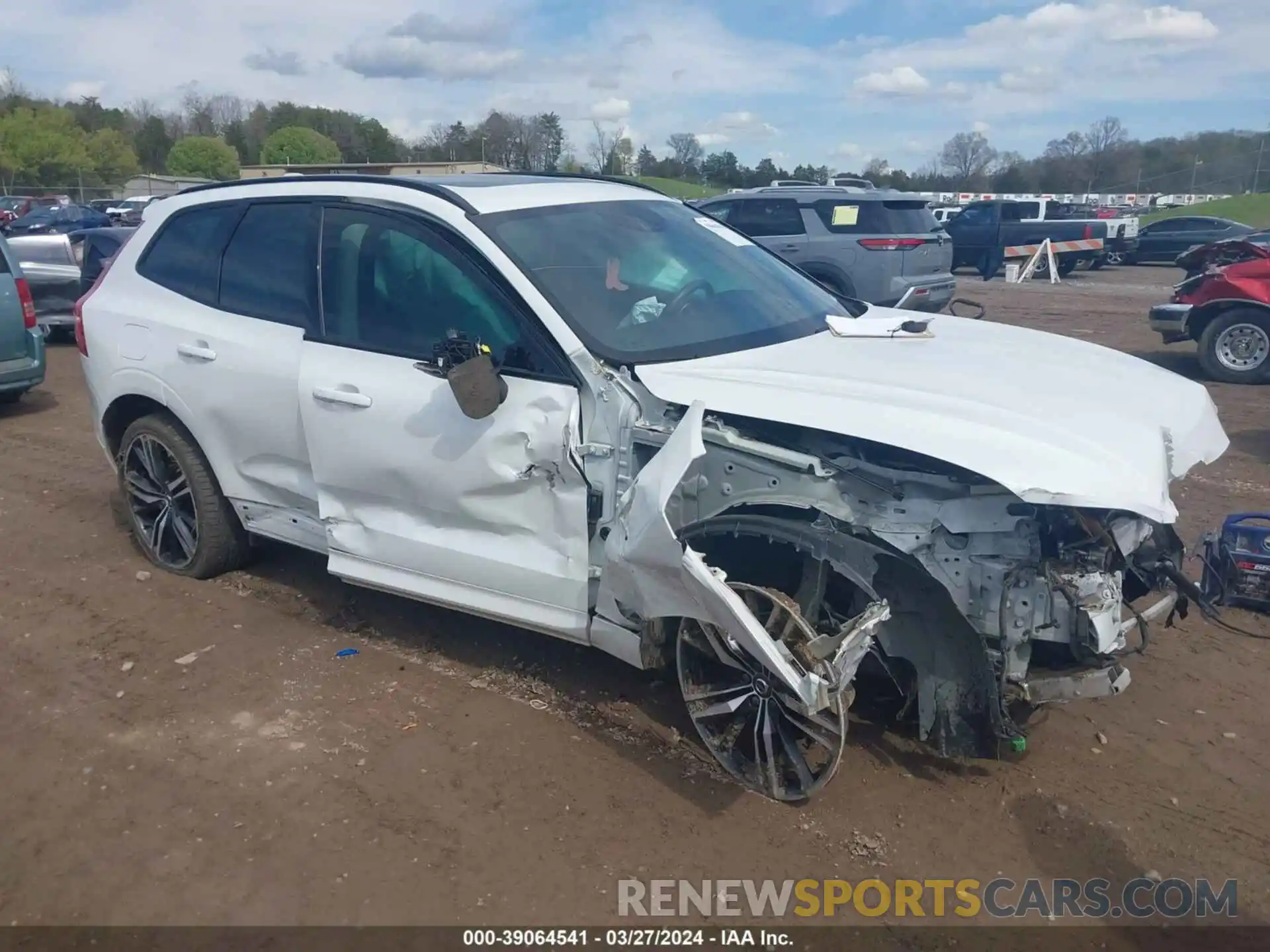 1 Photograph of a damaged car YV4102RM8L1598047 VOLVO XC60 2020