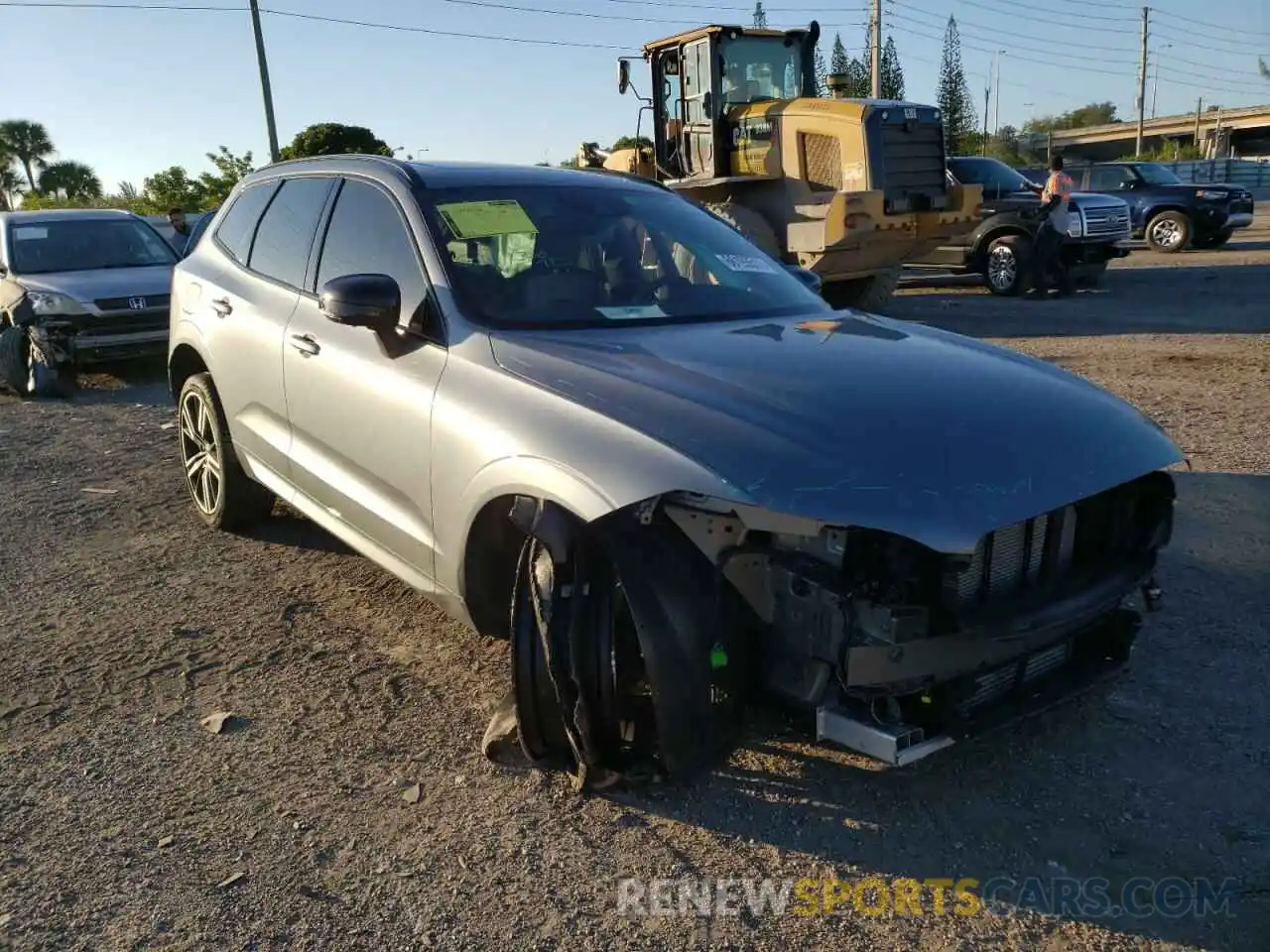 1 Photograph of a damaged car YV4102RM9L1555501 VOLVO XC60 2020