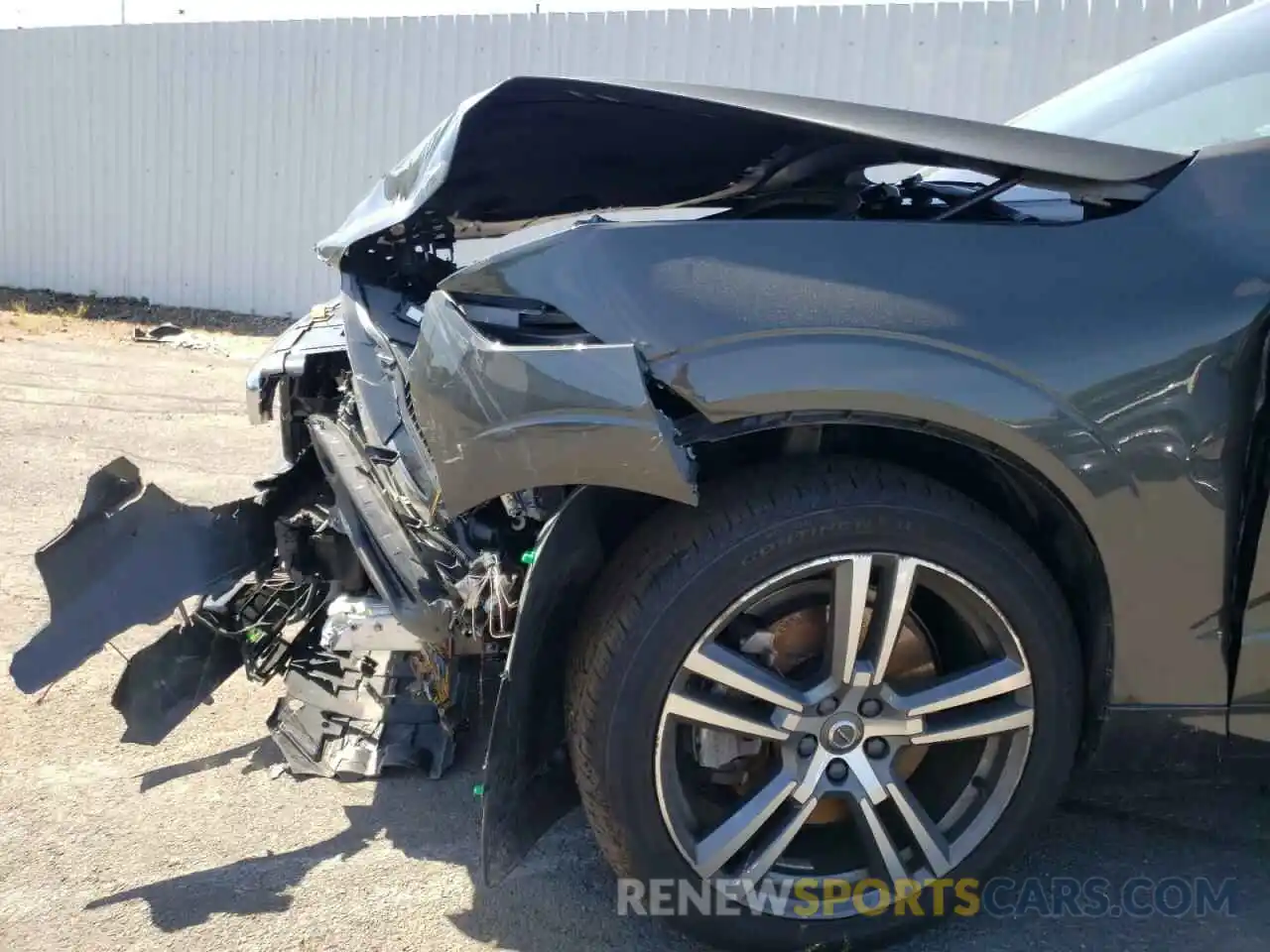 9 Photograph of a damaged car YV4A22RK4L1571596 VOLVO XC60 2020