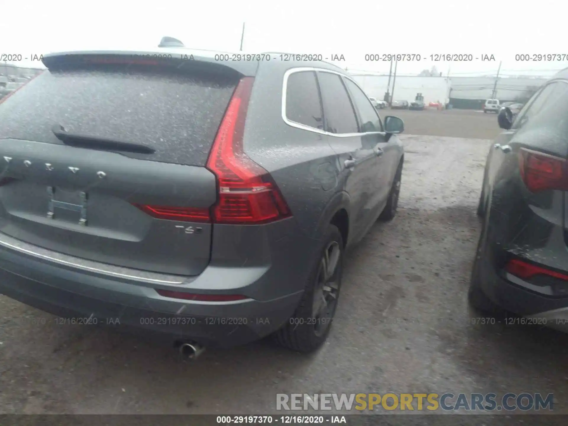 4 Photograph of a damaged car YV4A22RK4L1601678 VOLVO XC60 2020