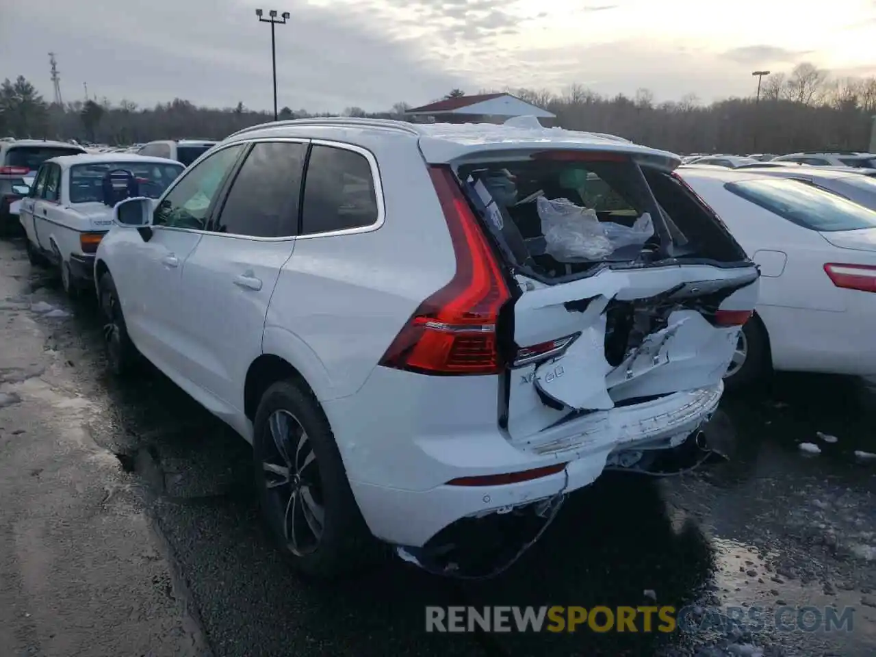 3 Photograph of a damaged car YV4A22RK5L1410643 VOLVO XC60 2020