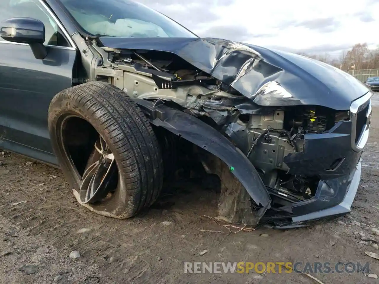 9 Photograph of a damaged car YV4A22RK7L1498756 VOLVO XC60 2020