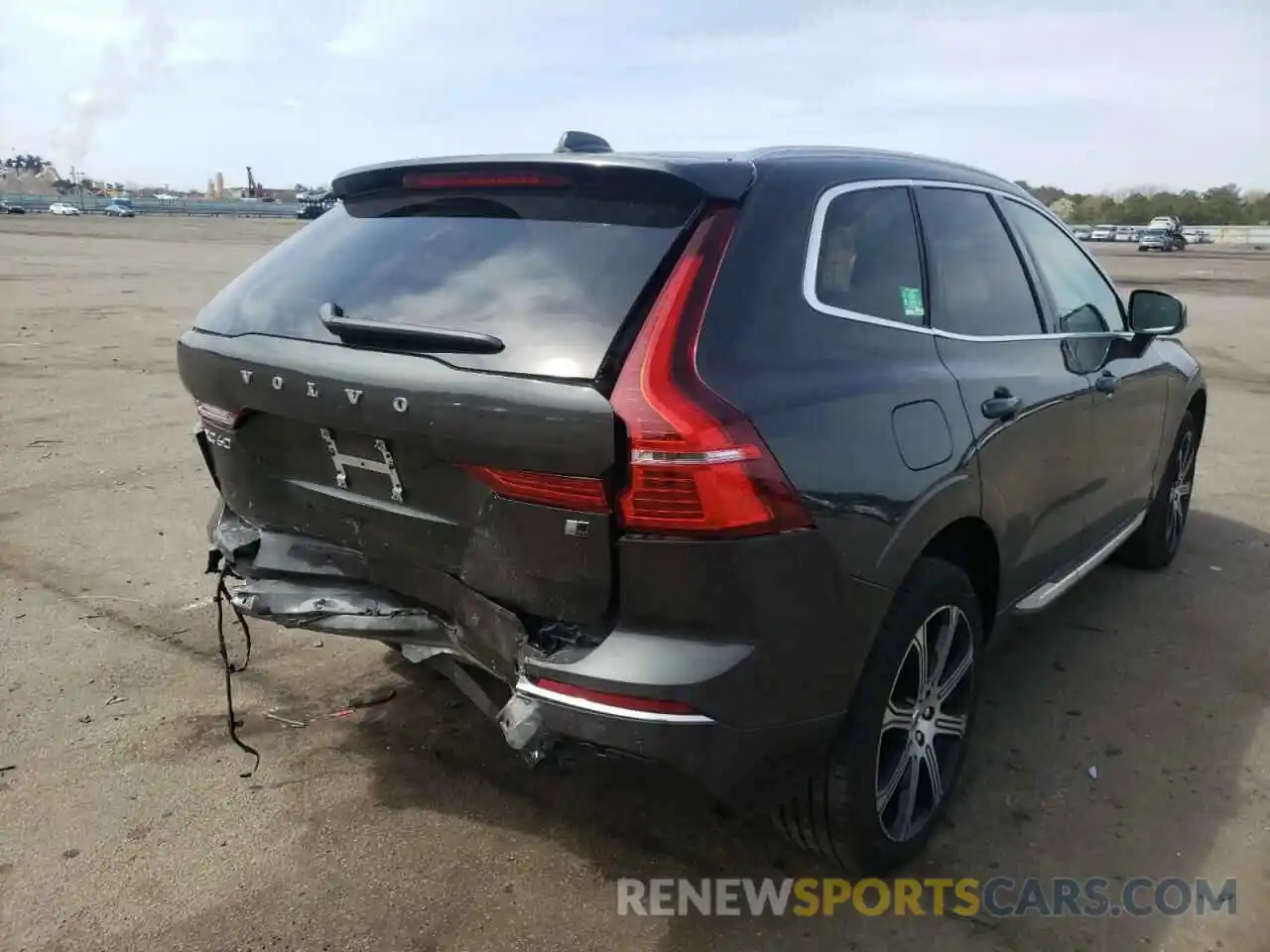 4 Photograph of a damaged car YV4A22RL0L1575573 VOLVO XC60 2020