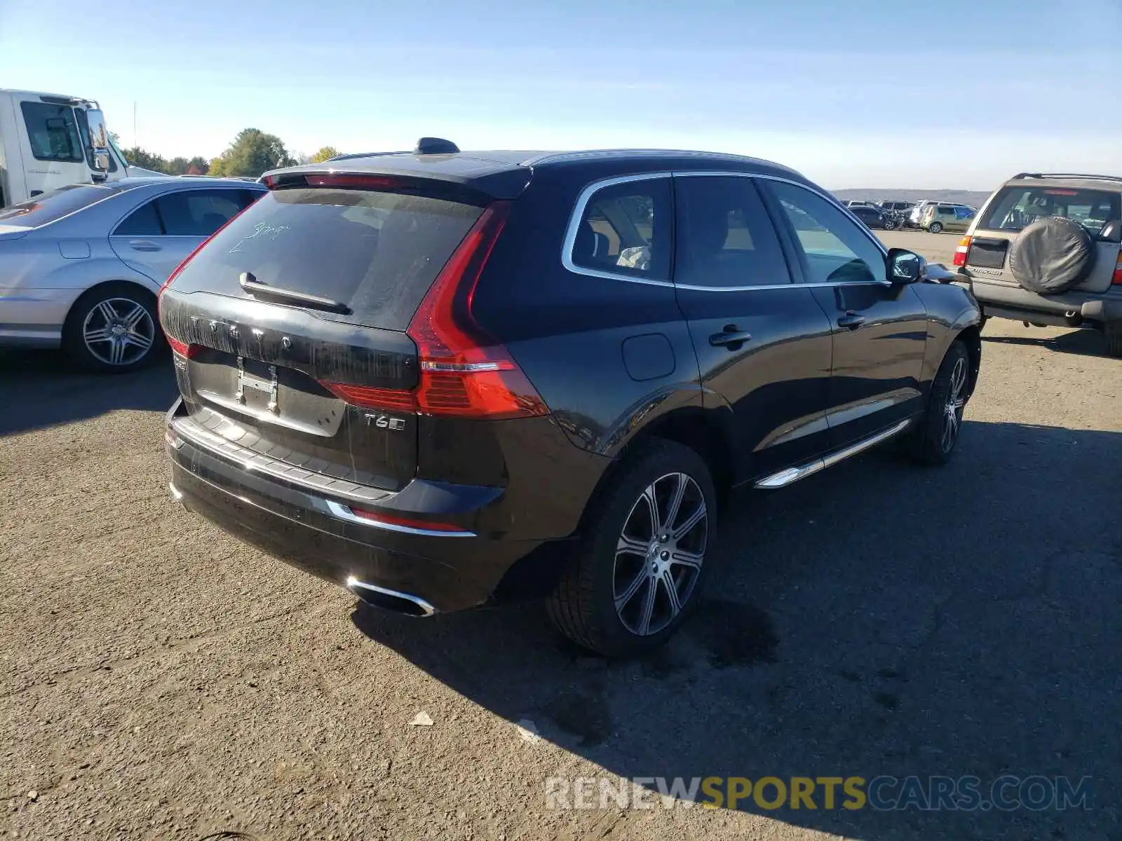 4 Photograph of a damaged car YV4A22RL2L1521983 VOLVO XC60 2020