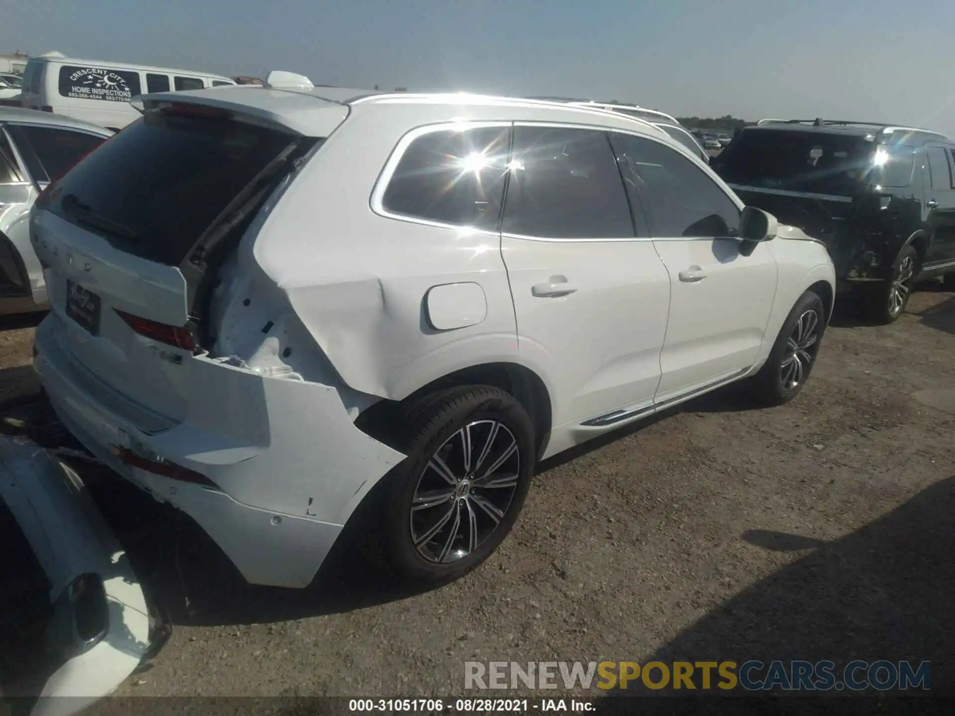 4 Photograph of a damaged car YV4A22RL2L1585358 VOLVO XC60 2020