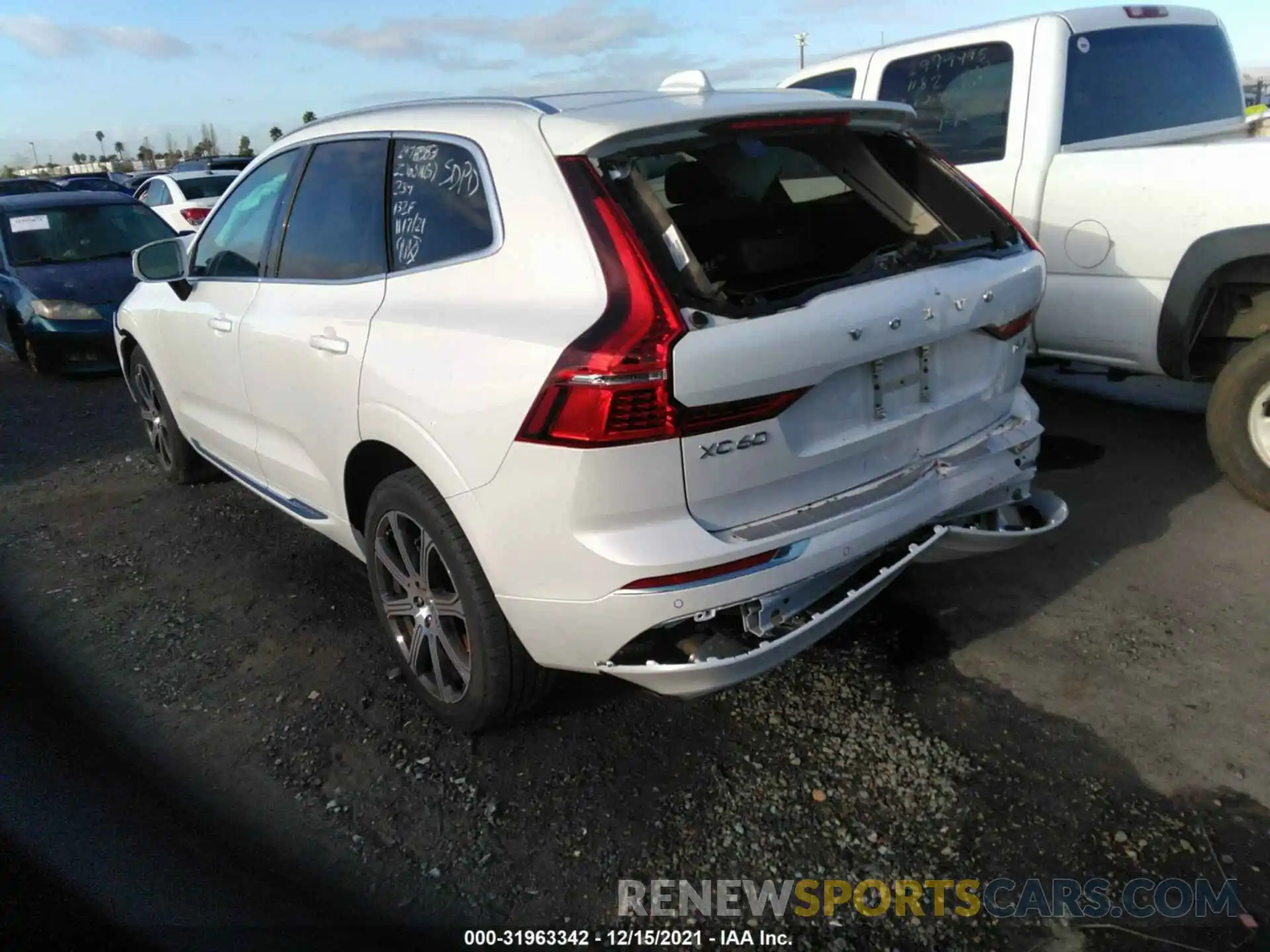 3 Photograph of a damaged car YV4A22RL4L1574989 VOLVO XC60 2020