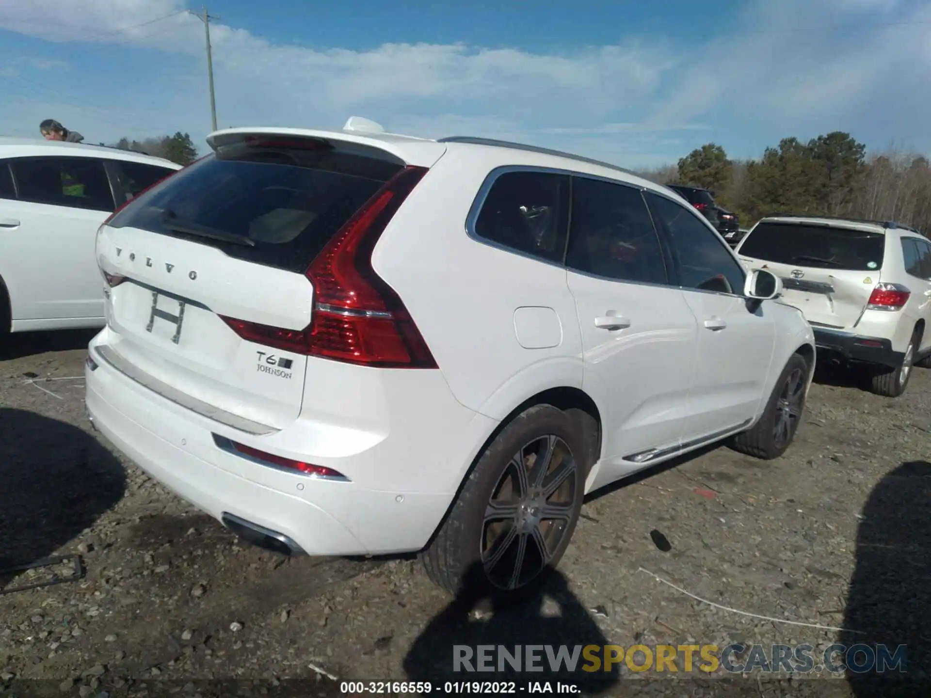 4 Photograph of a damaged car YV4A22RL4L1597866 VOLVO XC60 2020