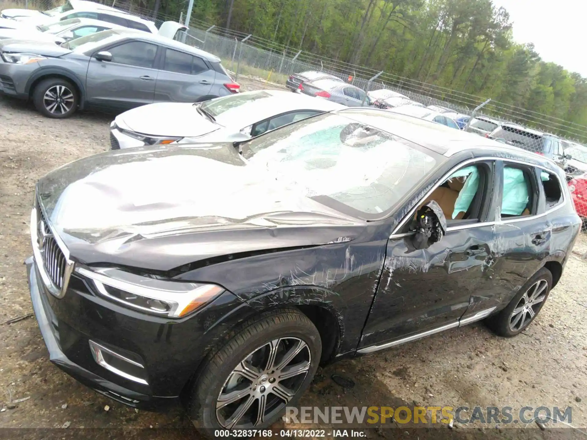 6 Photograph of a damaged car YV4A22RL6L1571530 VOLVO XC60 2020