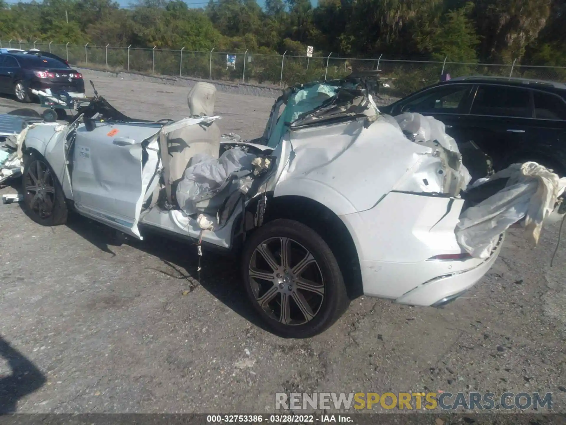 3 Photograph of a damaged car YV4A22RL7L1609783 VOLVO XC60 2020