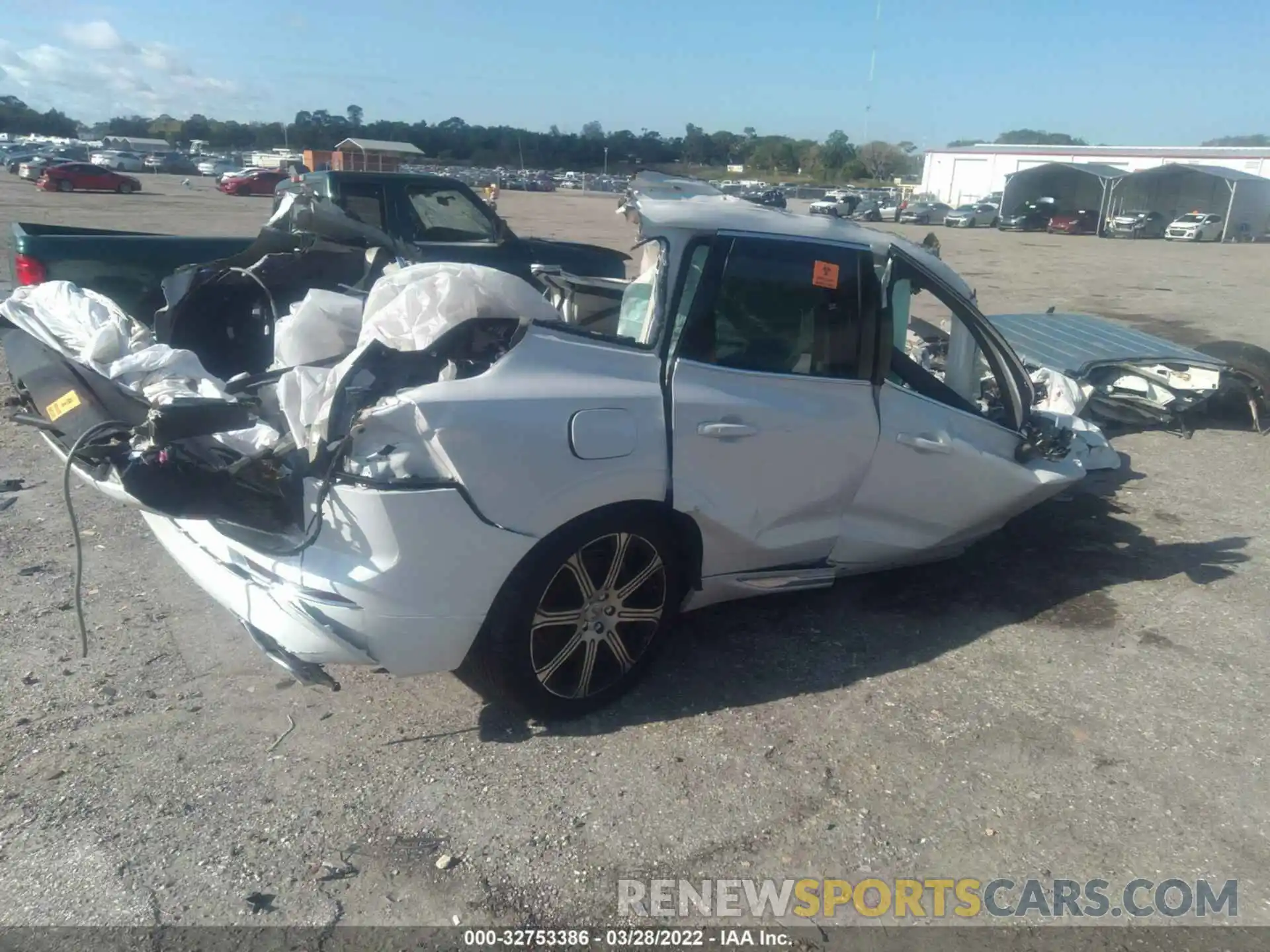 4 Photograph of a damaged car YV4A22RL7L1609783 VOLVO XC60 2020