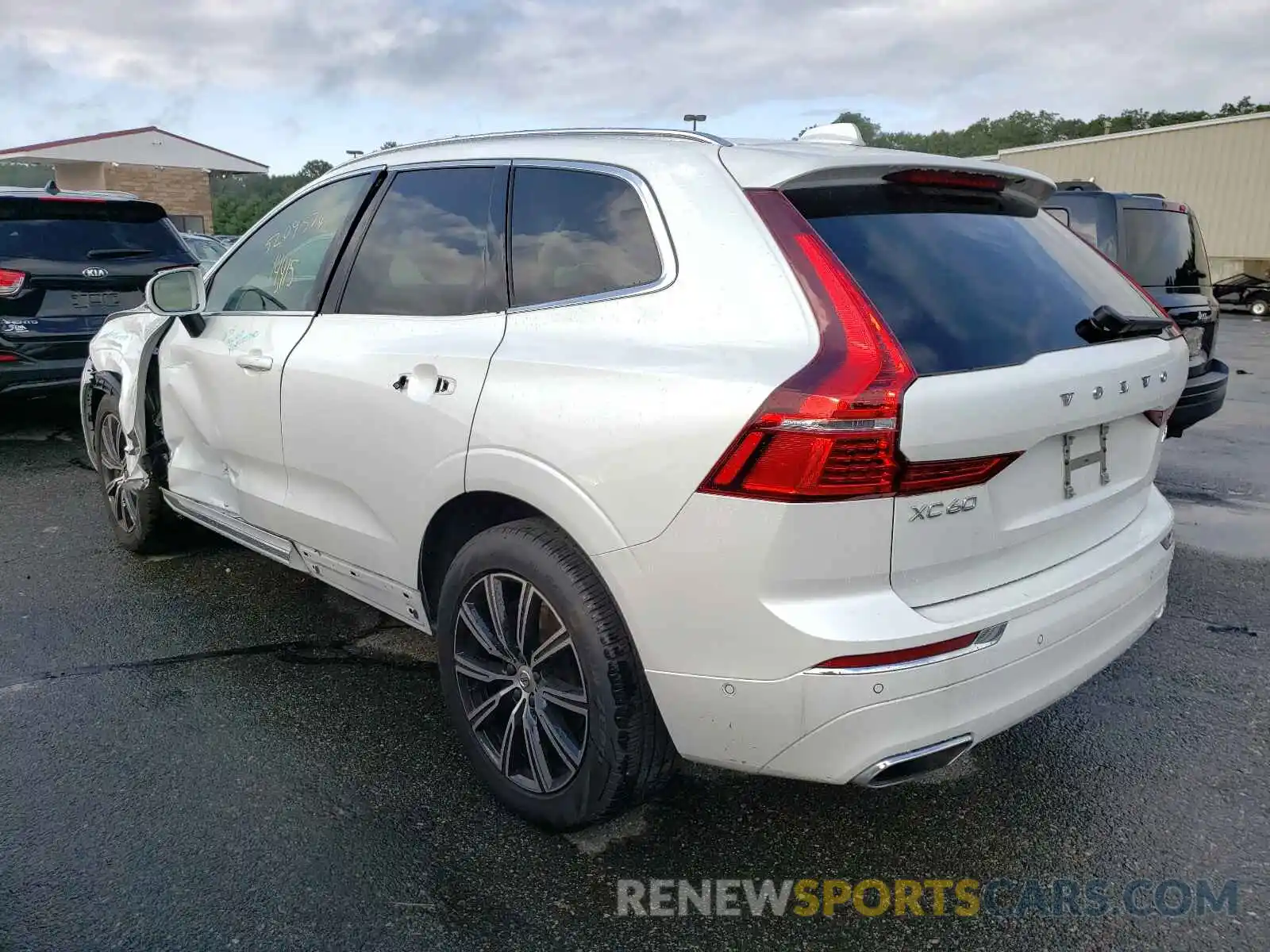 3 Photograph of a damaged car YV4A22RL8L1483675 VOLVO XC60 2020