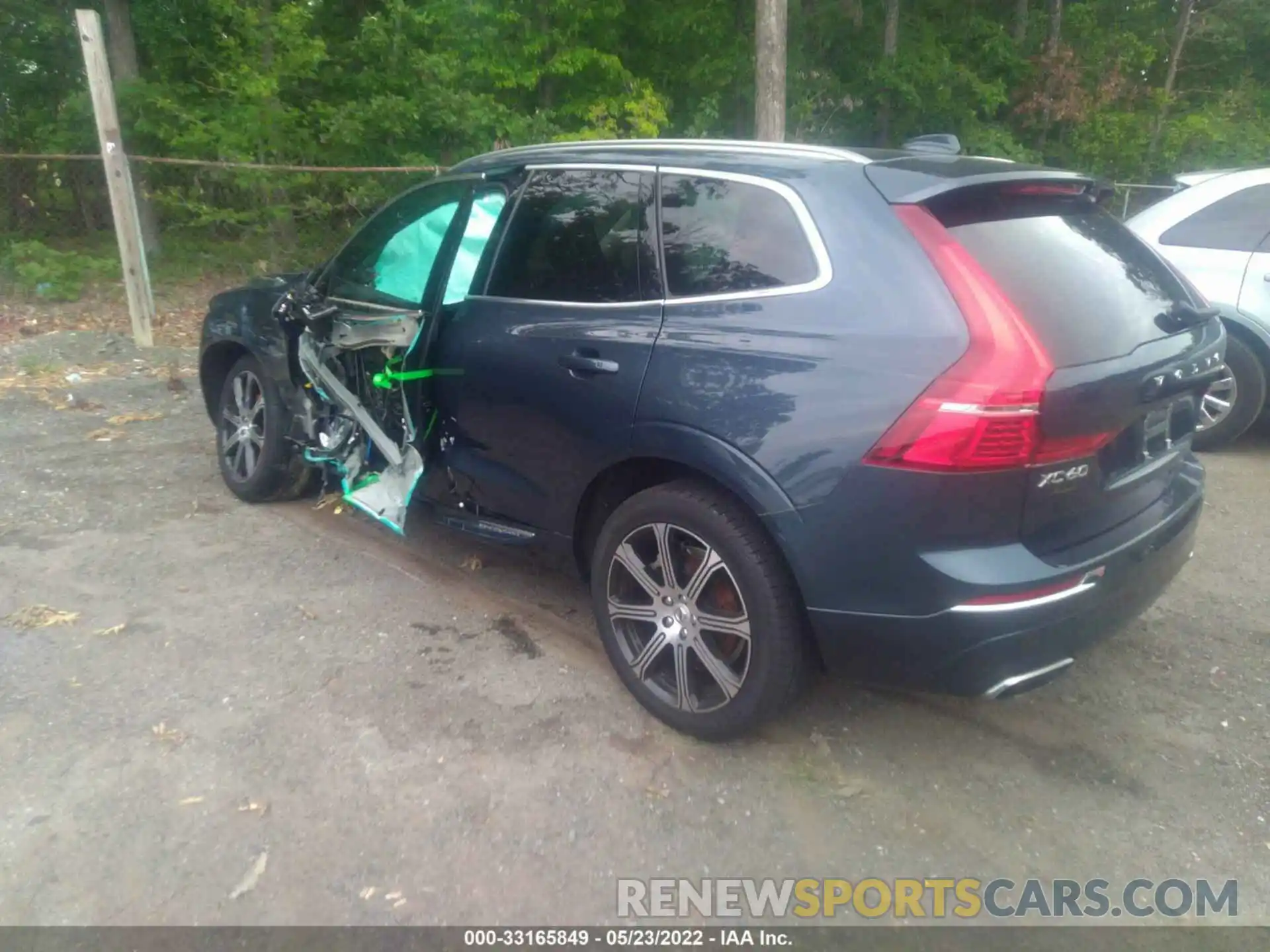 3 Photograph of a damaged car YV4A22RL9L1559677 VOLVO XC60 2020