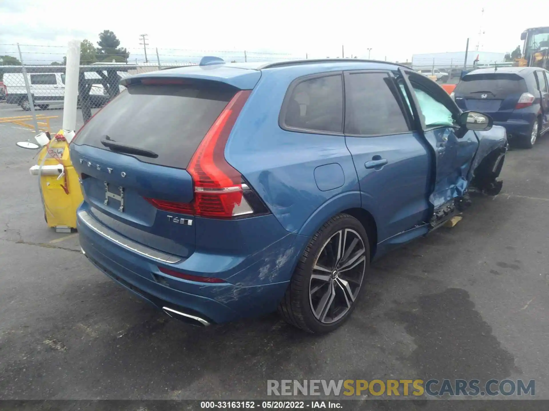 4 Photograph of a damaged car YV4A22RM4L1475209 VOLVO XC60 2020