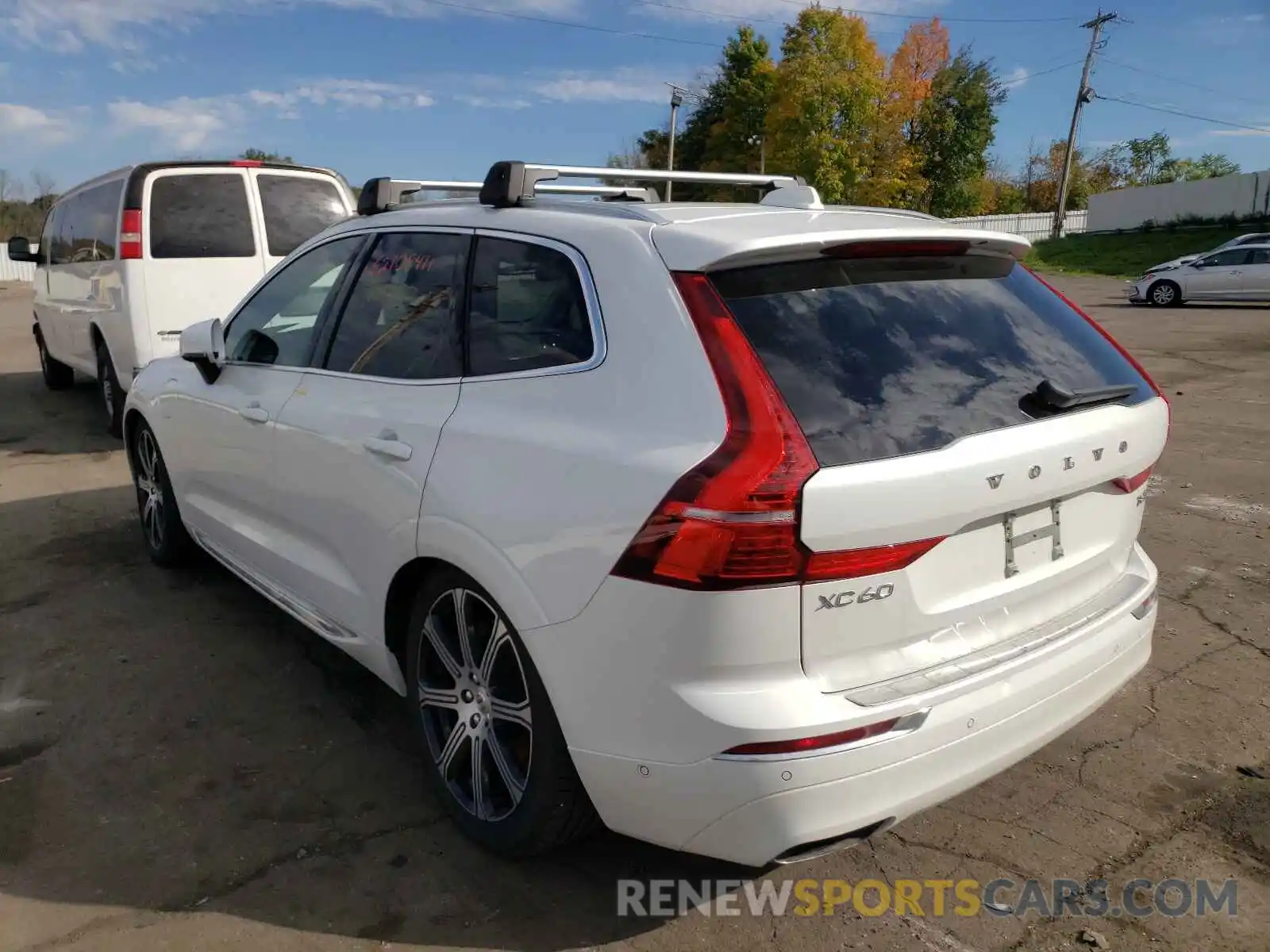 3 Photograph of a damaged car YV4BR0DL3L1516061 VOLVO XC60 2020