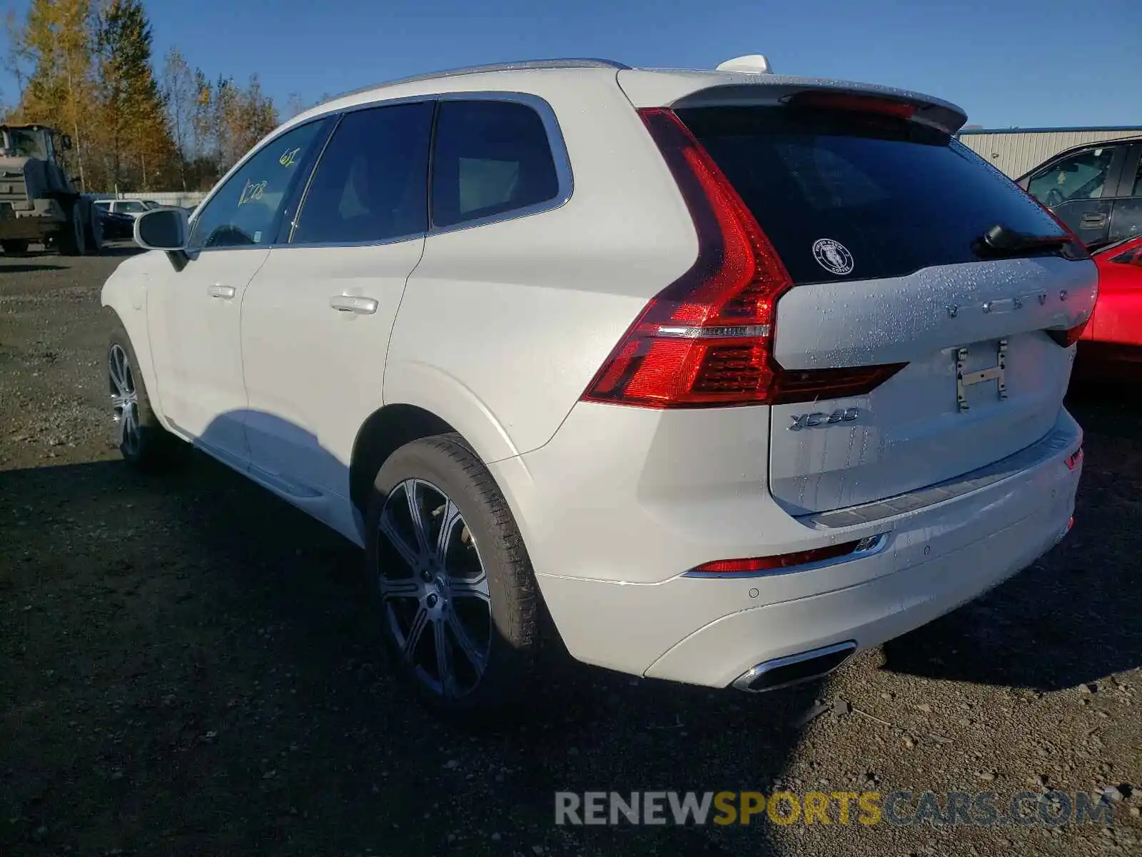 3 Photograph of a damaged car YV4BR0DL9L1550702 VOLVO XC60 2020