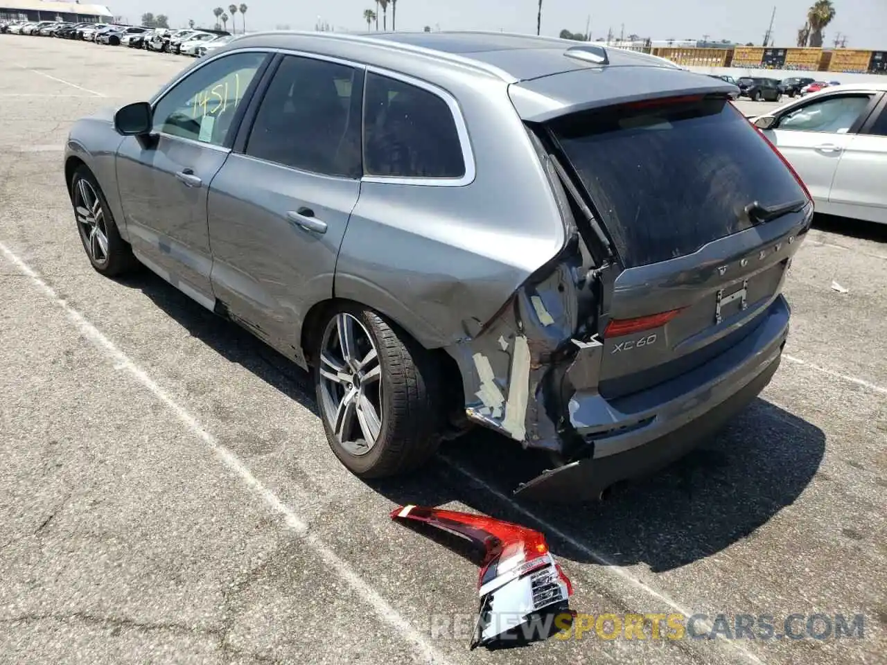 3 Photograph of a damaged car YV4102DK1M1684100 VOLVO XC60 2021