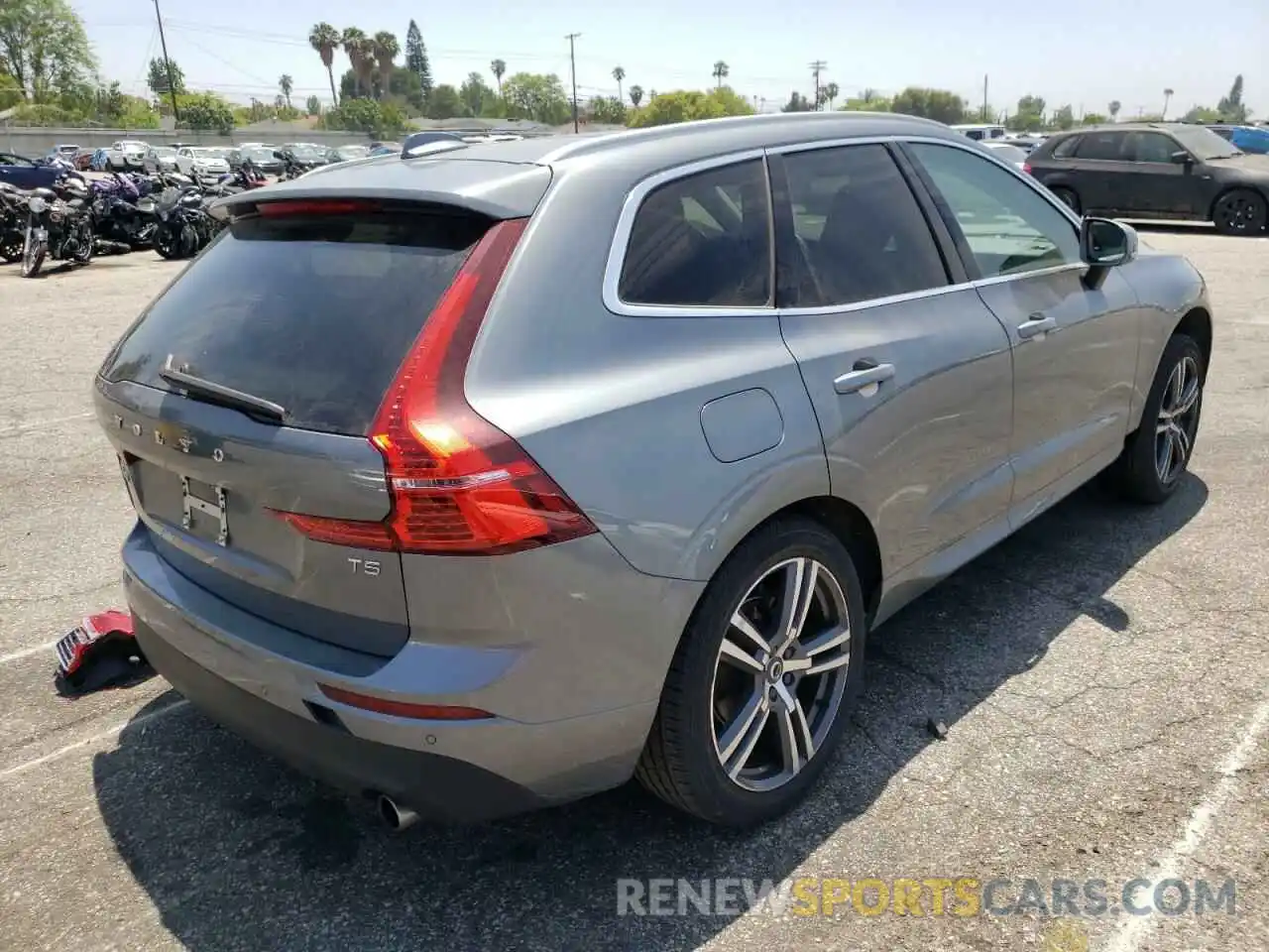 4 Photograph of a damaged car YV4102DK1M1684100 VOLVO XC60 2021