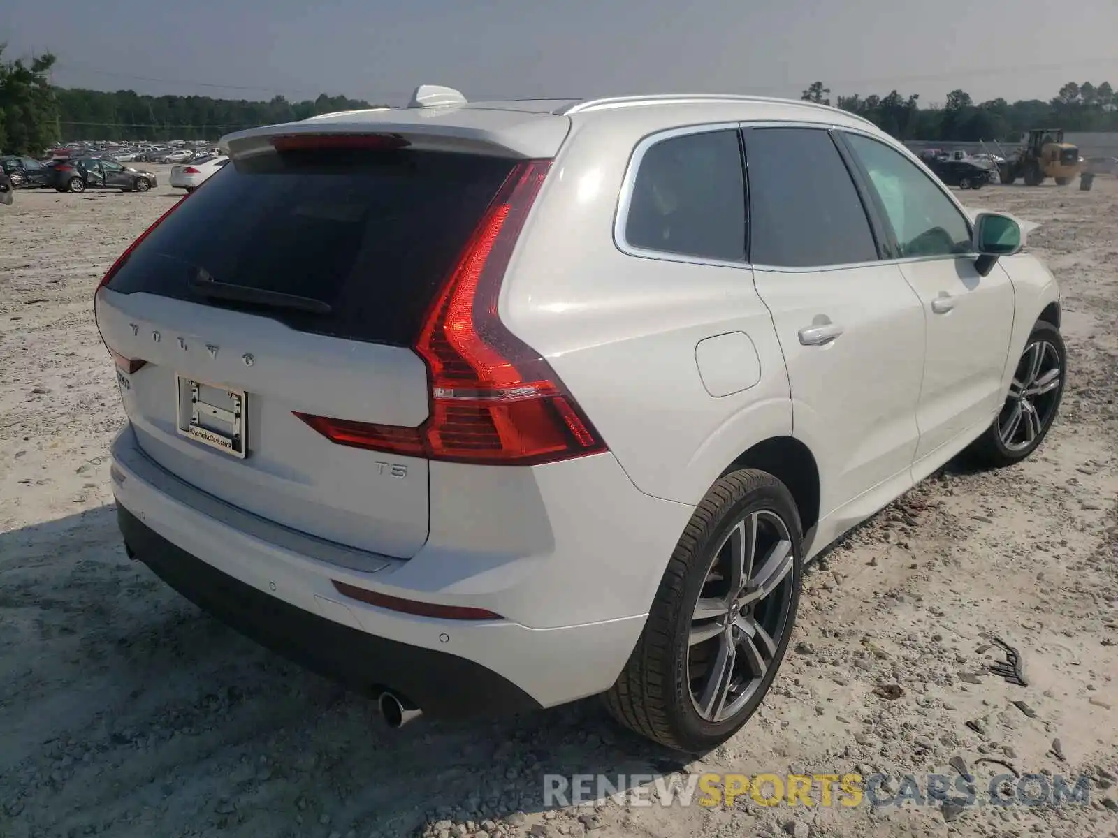 4 Photograph of a damaged car YV4102DK3M1798955 VOLVO XC60 2021