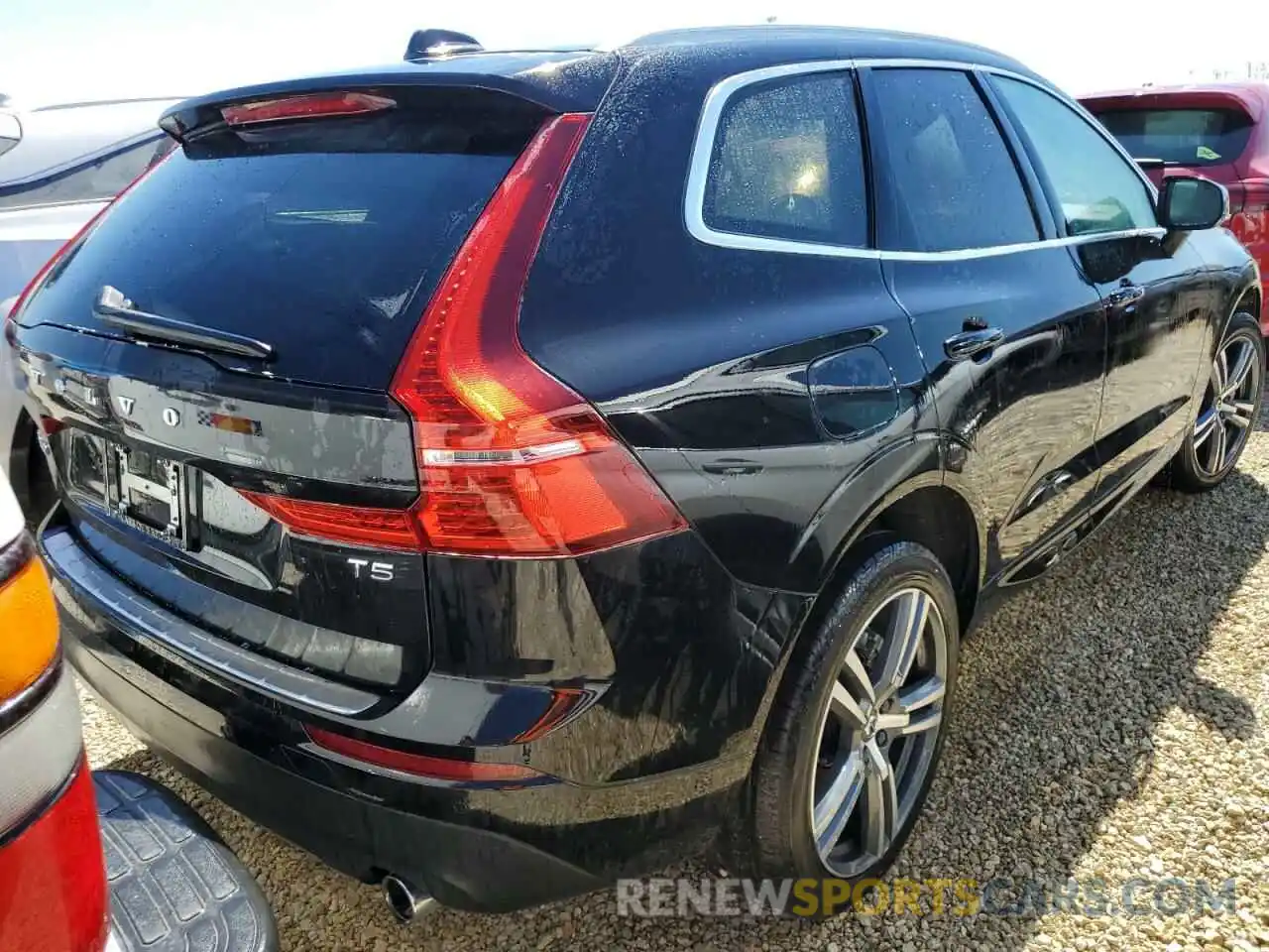 4 Photograph of a damaged car YV4102DK7M1829429 VOLVO XC60 2021