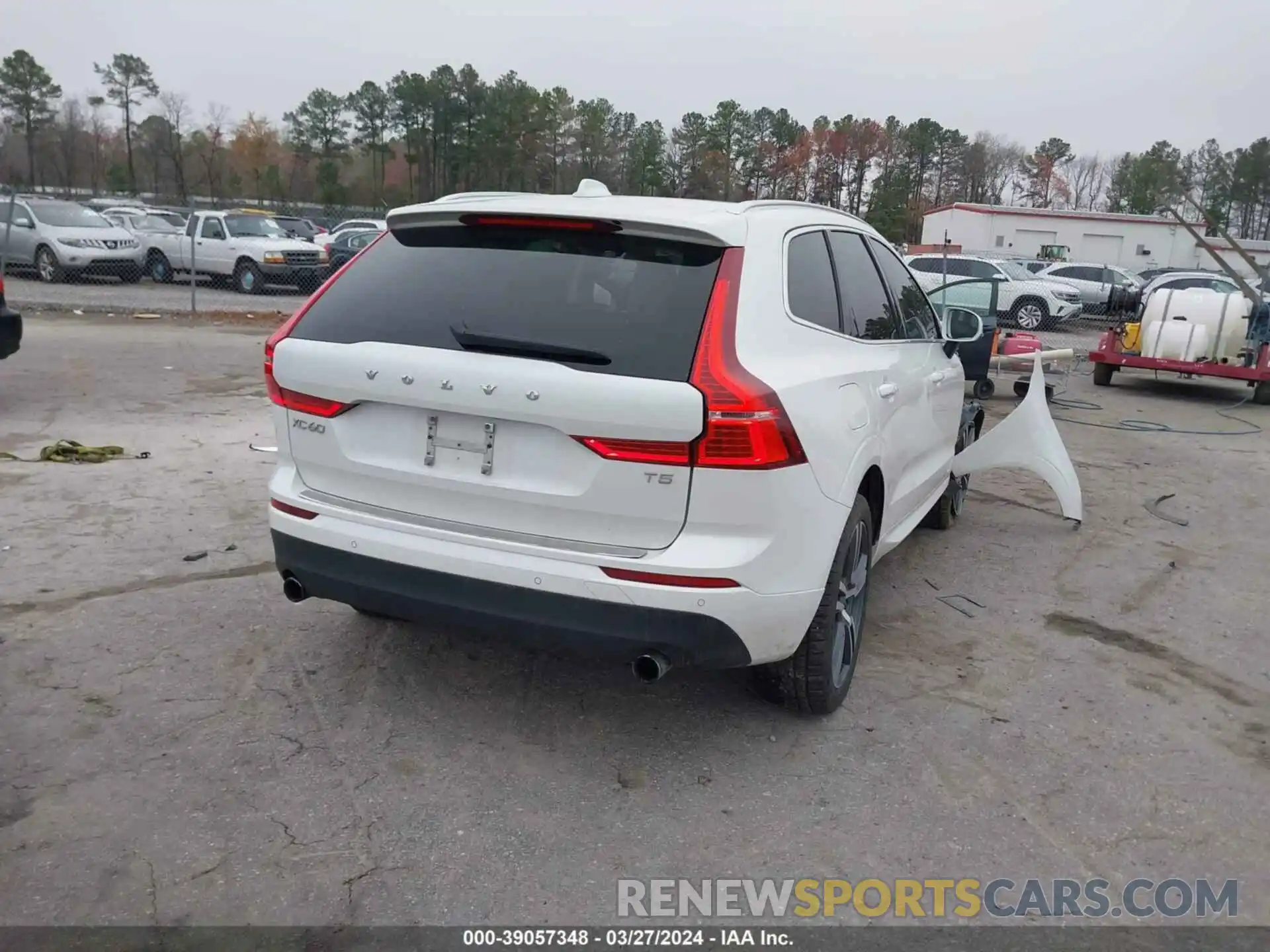 4 Photograph of a damaged car YV4102DK8M1754899 VOLVO XC60 2021