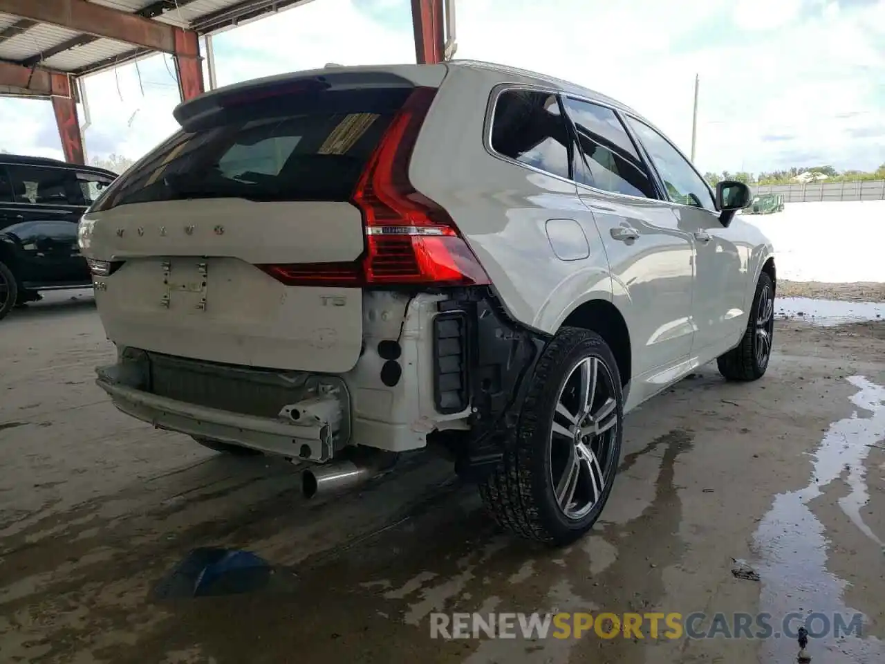 4 Photograph of a damaged car YV4102DK8M1854503 VOLVO XC60 2021