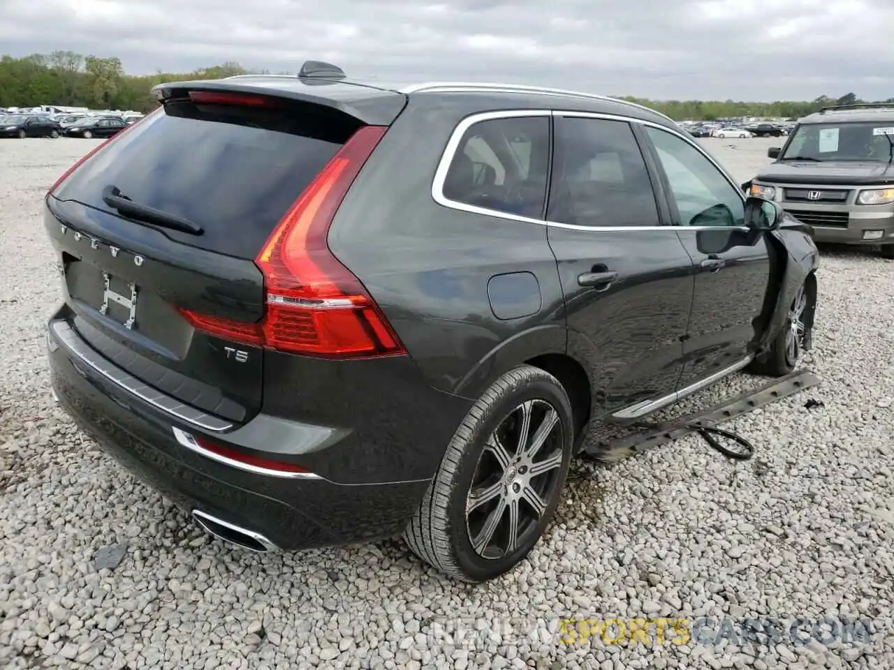 4 Photograph of a damaged car YV4102DL0M1690205 VOLVO XC60 2021