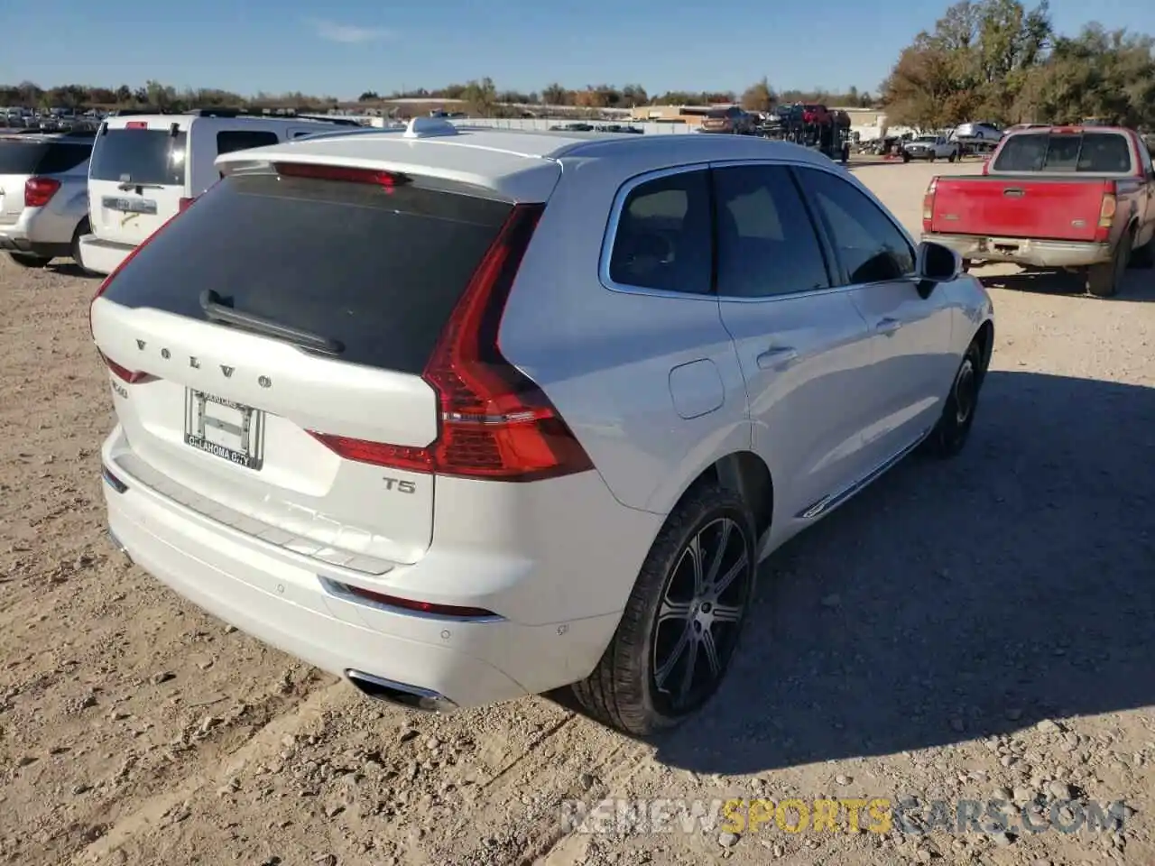 4 Photograph of a damaged car YV4102DL3M1773935 VOLVO XC60 2021