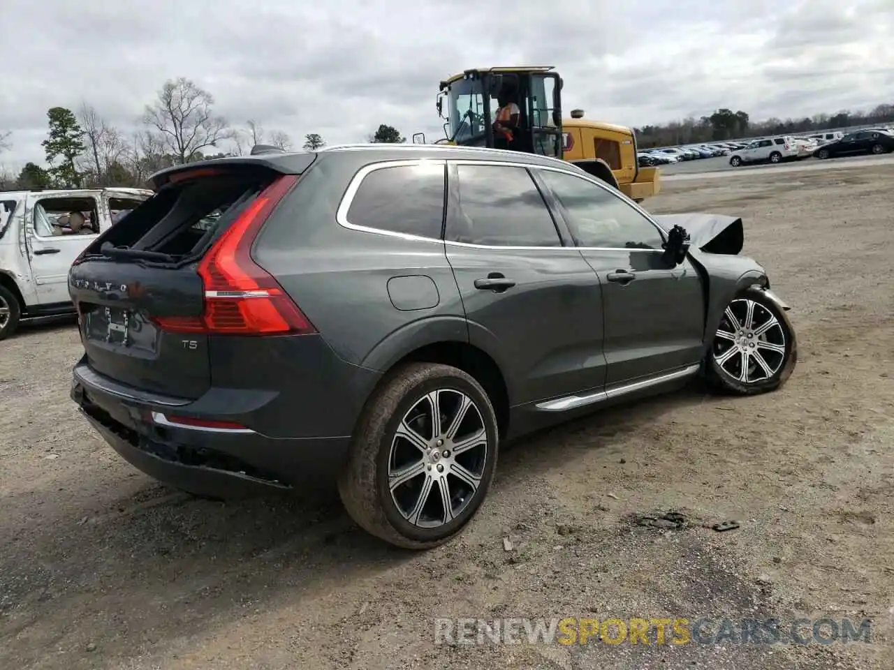 3 Photograph of a damaged car YV4102DL3M1821563 VOLVO XC60 2021