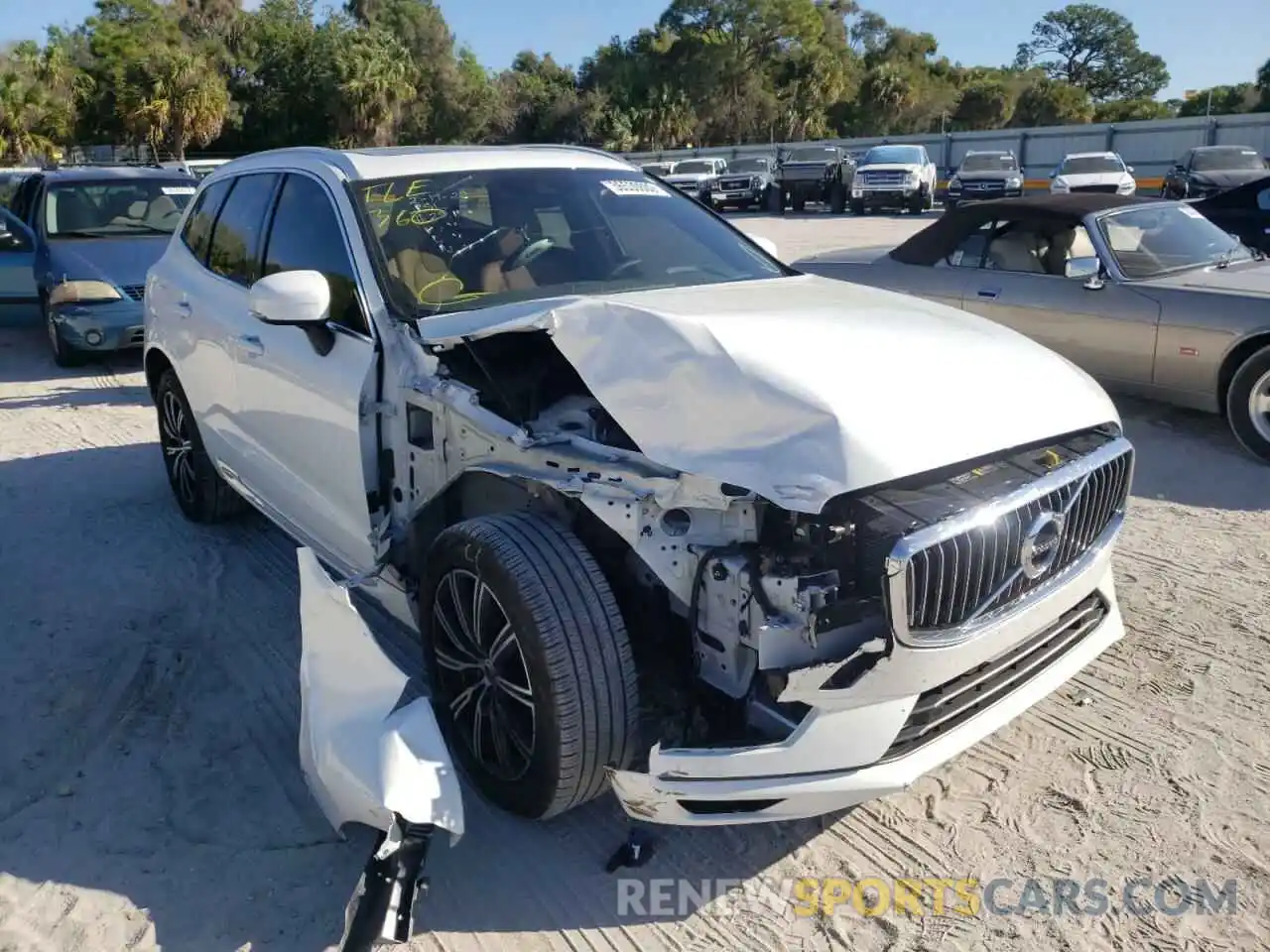 1 Photograph of a damaged car YV4102DL3M1830943 VOLVO XC60 2021