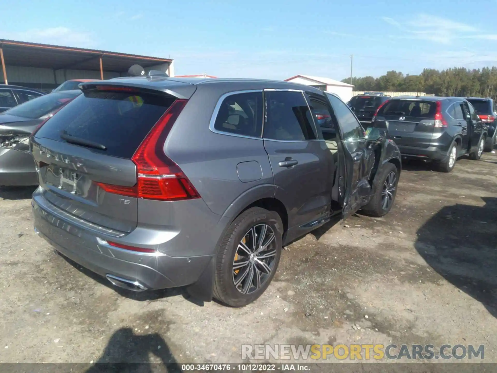 4 Photograph of a damaged car YV4102DL5M1675909 VOLVO XC60 2021