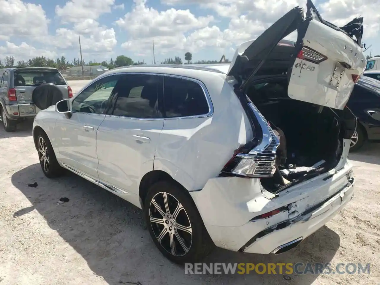 3 Photograph of a damaged car YV4102DL5M1759941 VOLVO XC60 2021