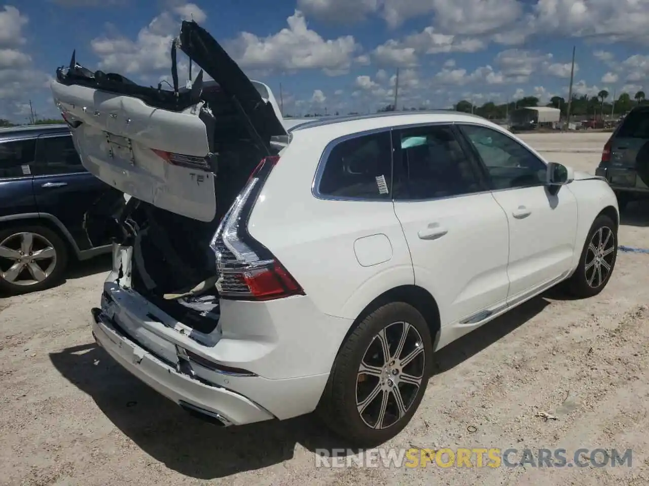 4 Photograph of a damaged car YV4102DL5M1759941 VOLVO XC60 2021