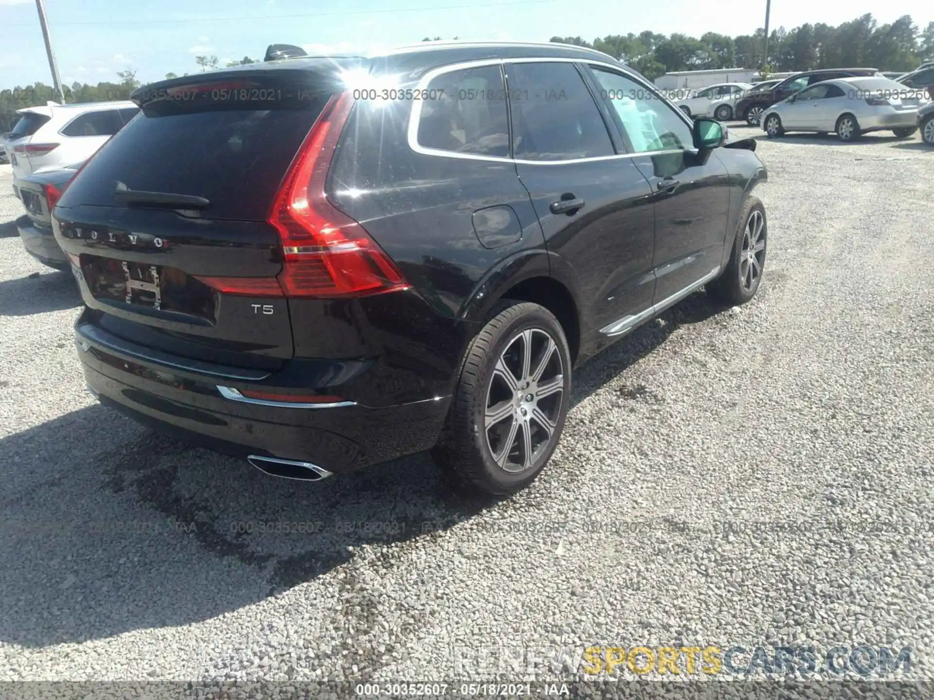 4 Photograph of a damaged car YV4102DL6M1700395 VOLVO XC60 2021