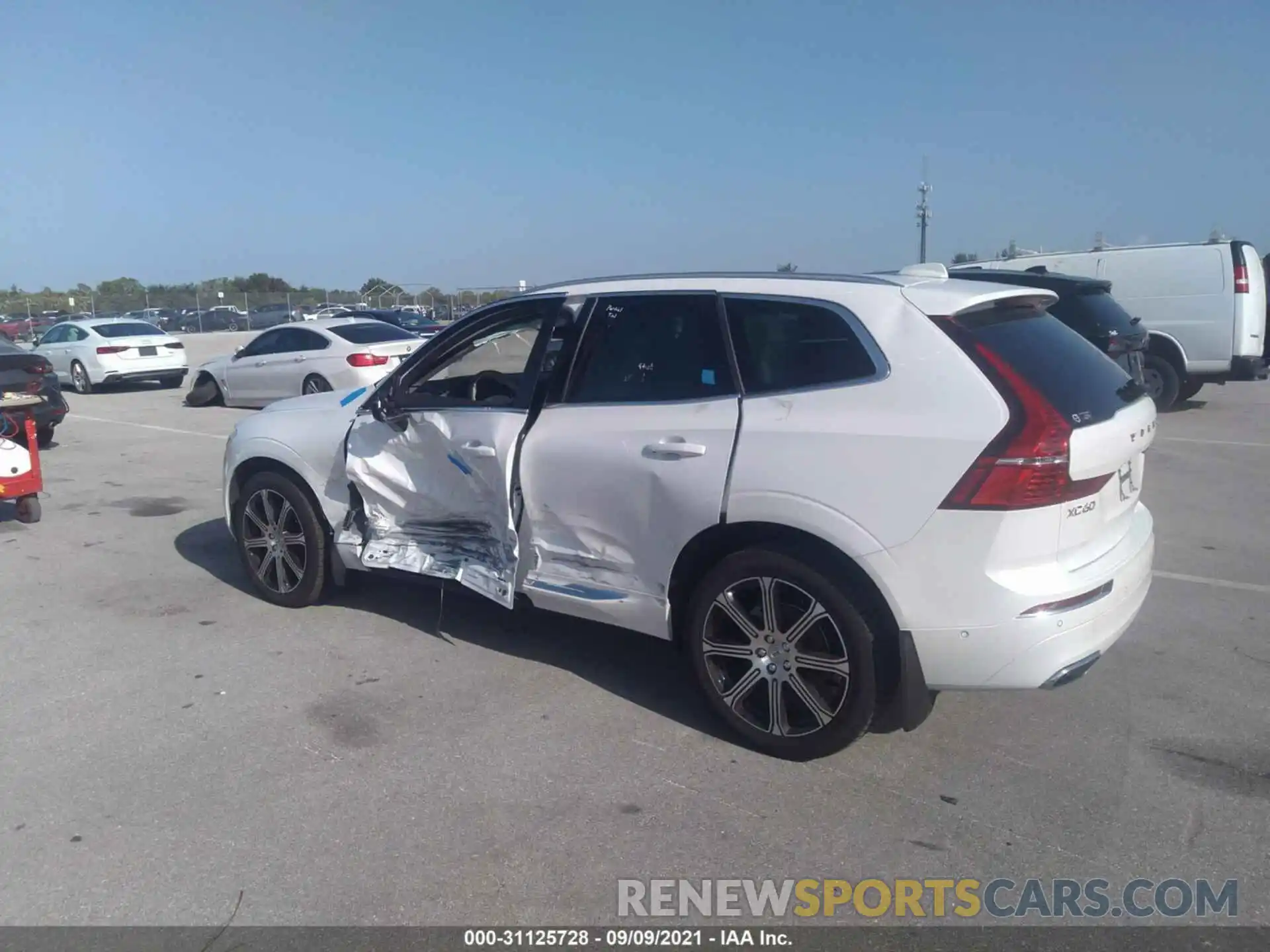 3 Photograph of a damaged car YV4102DL6M1734692 VOLVO XC60 2021