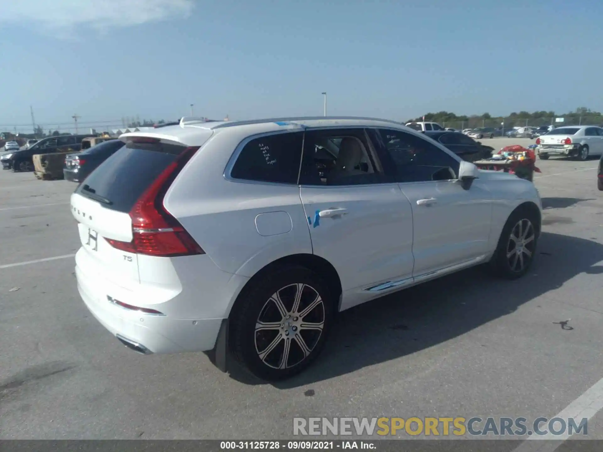 4 Photograph of a damaged car YV4102DL6M1734692 VOLVO XC60 2021