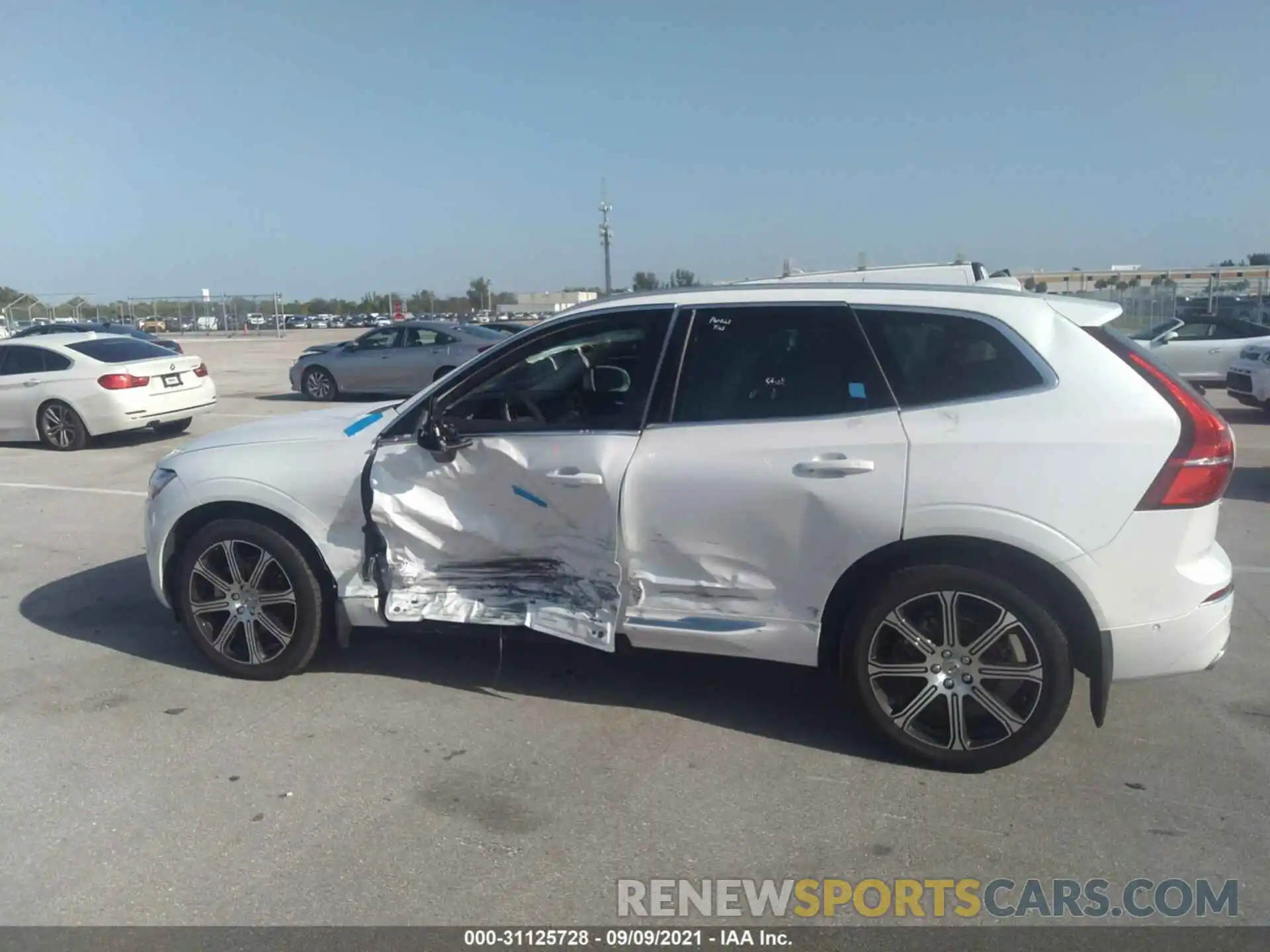 6 Photograph of a damaged car YV4102DL6M1734692 VOLVO XC60 2021