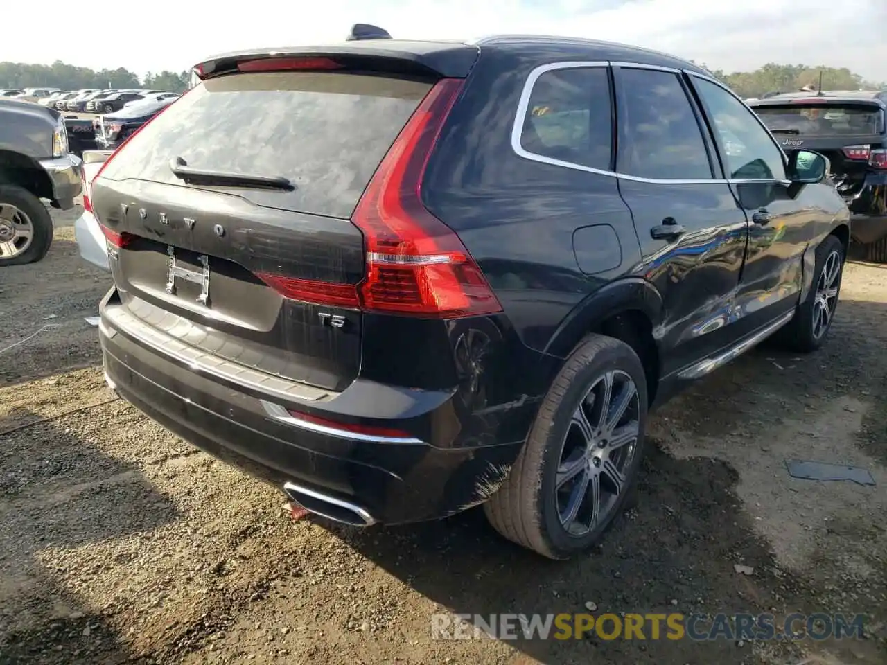 4 Photograph of a damaged car YV4102DL8M1882343 VOLVO XC60 2021