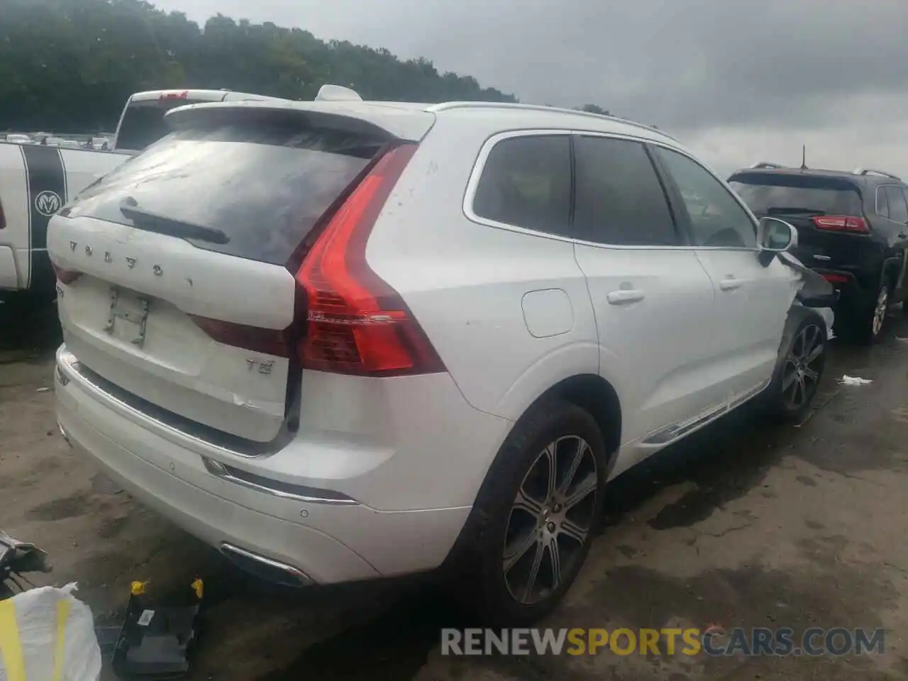 4 Photograph of a damaged car YV4102DL9M1686332 VOLVO XC60 2021