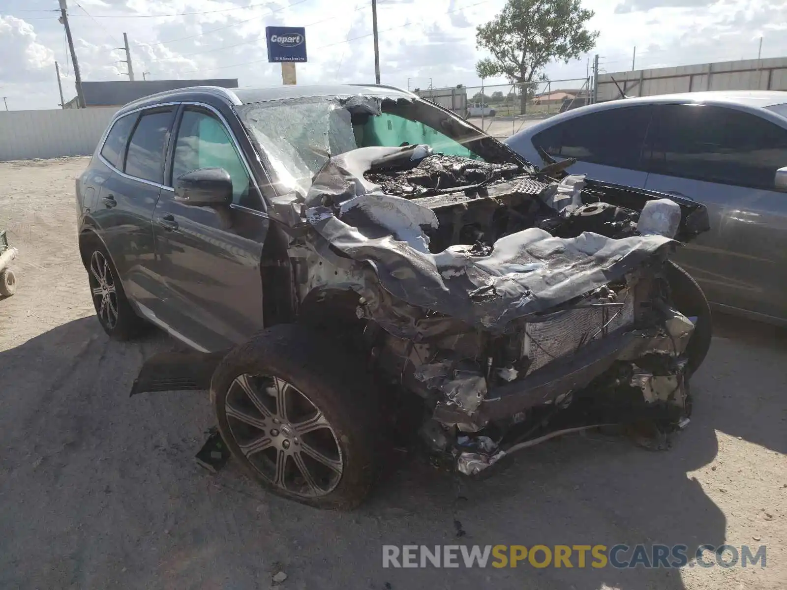 1 Photograph of a damaged car YV4102DL9M1748585 VOLVO XC60 2021