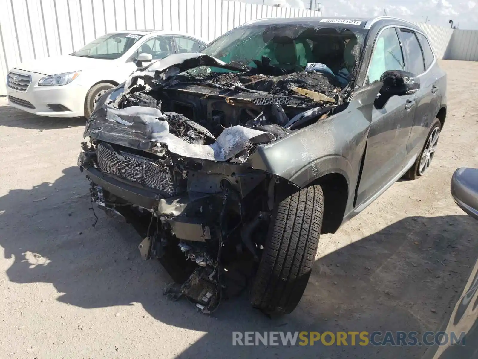 2 Photograph of a damaged car YV4102DL9M1748585 VOLVO XC60 2021